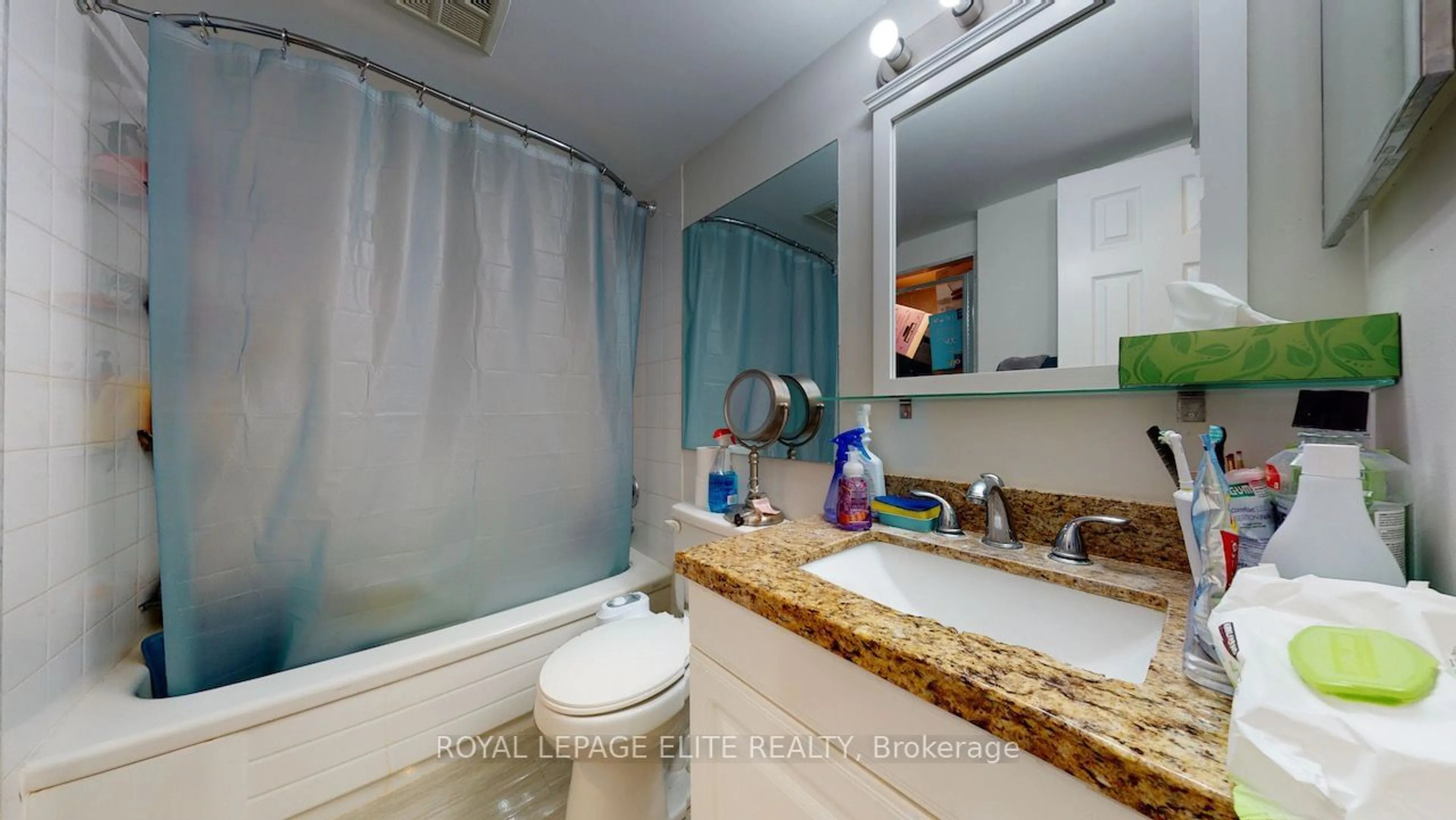 Bathroom, wood floors for 700 CONSTELLATION Dr #202, Mississauga Ontario L5R 3G8