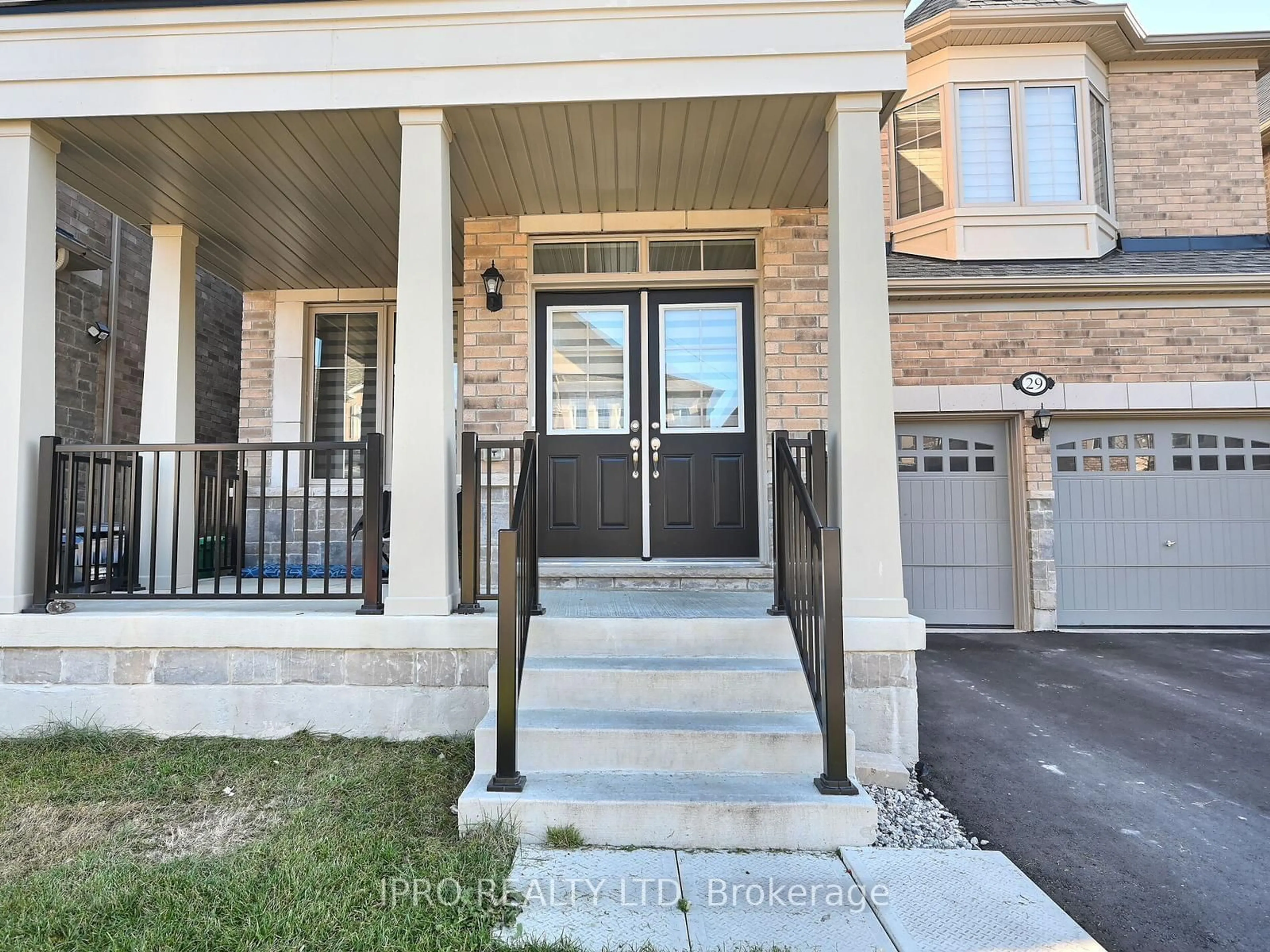 Indoor entryway, wood floors for 29 Junior Rd, Brampton Ontario L7A 5J4