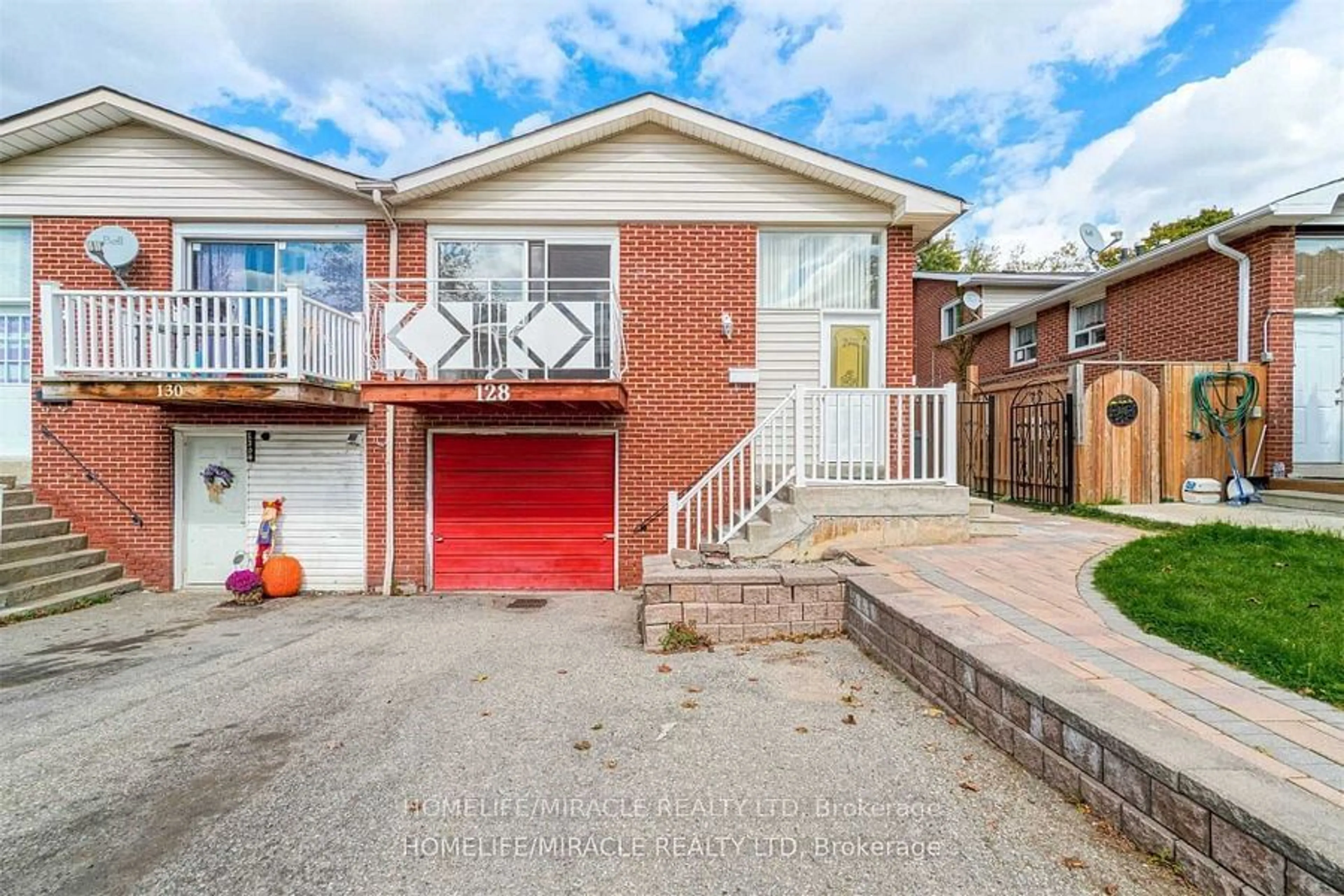 Frontside or backside of a home, cottage for 128 Mills St, Brampton Ontario L6X 2P2