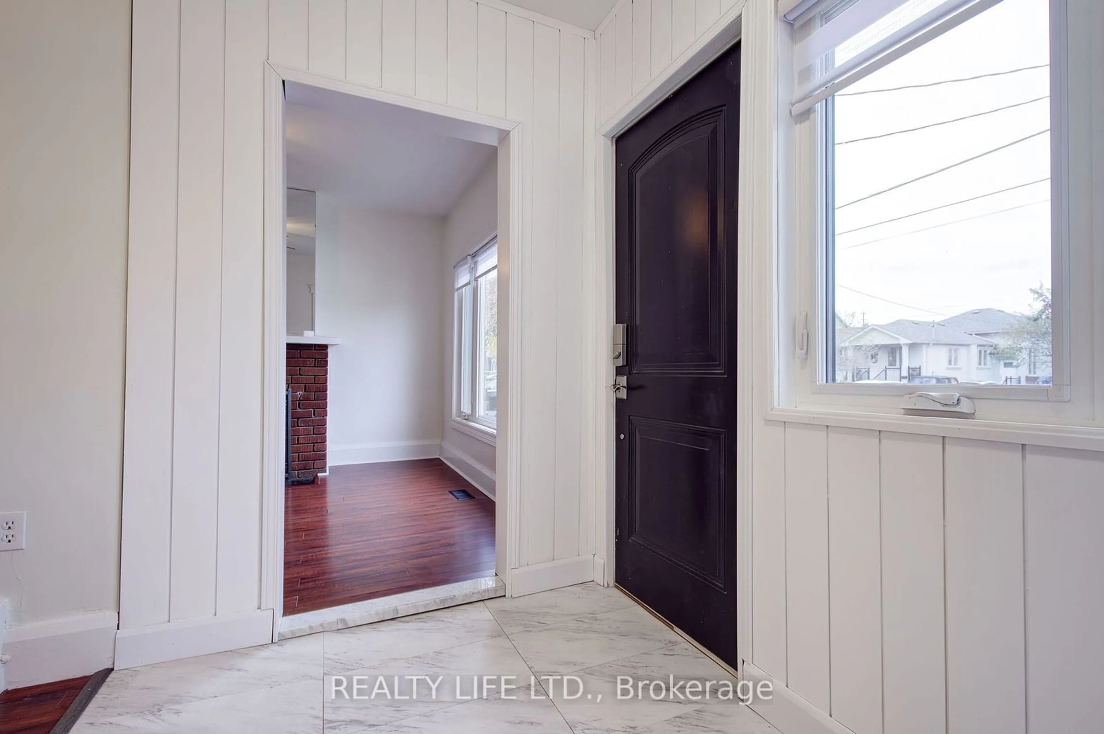 Indoor entryway, wood floors for 293 Melrose St, Toronto Ontario M8Z 1G7