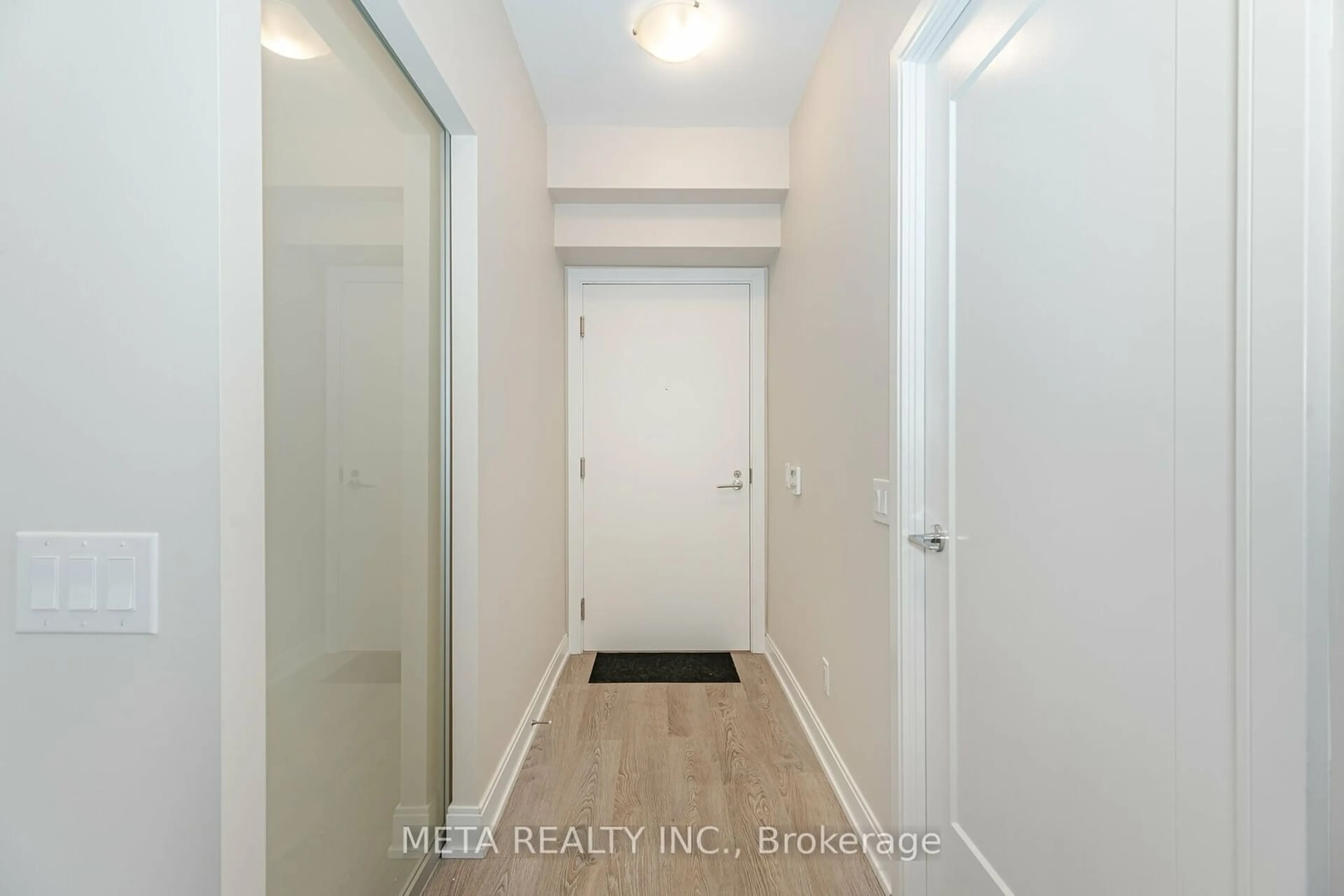 Indoor entryway, wood floors for 70 Annie Craig Dr #4403, Toronto Ontario M8V 0G2