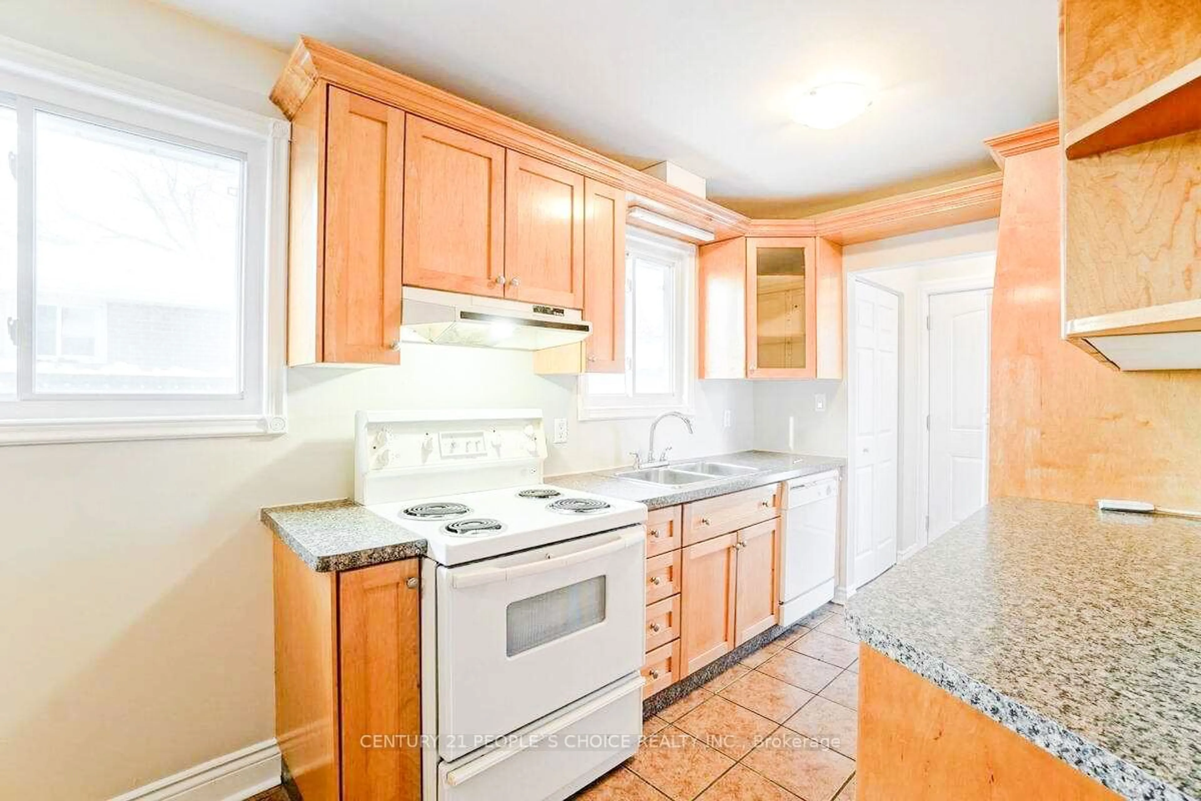 Standard kitchen, wood floors, cottage for 48 Madison Ave, Orangeville Ontario L9W 1S3