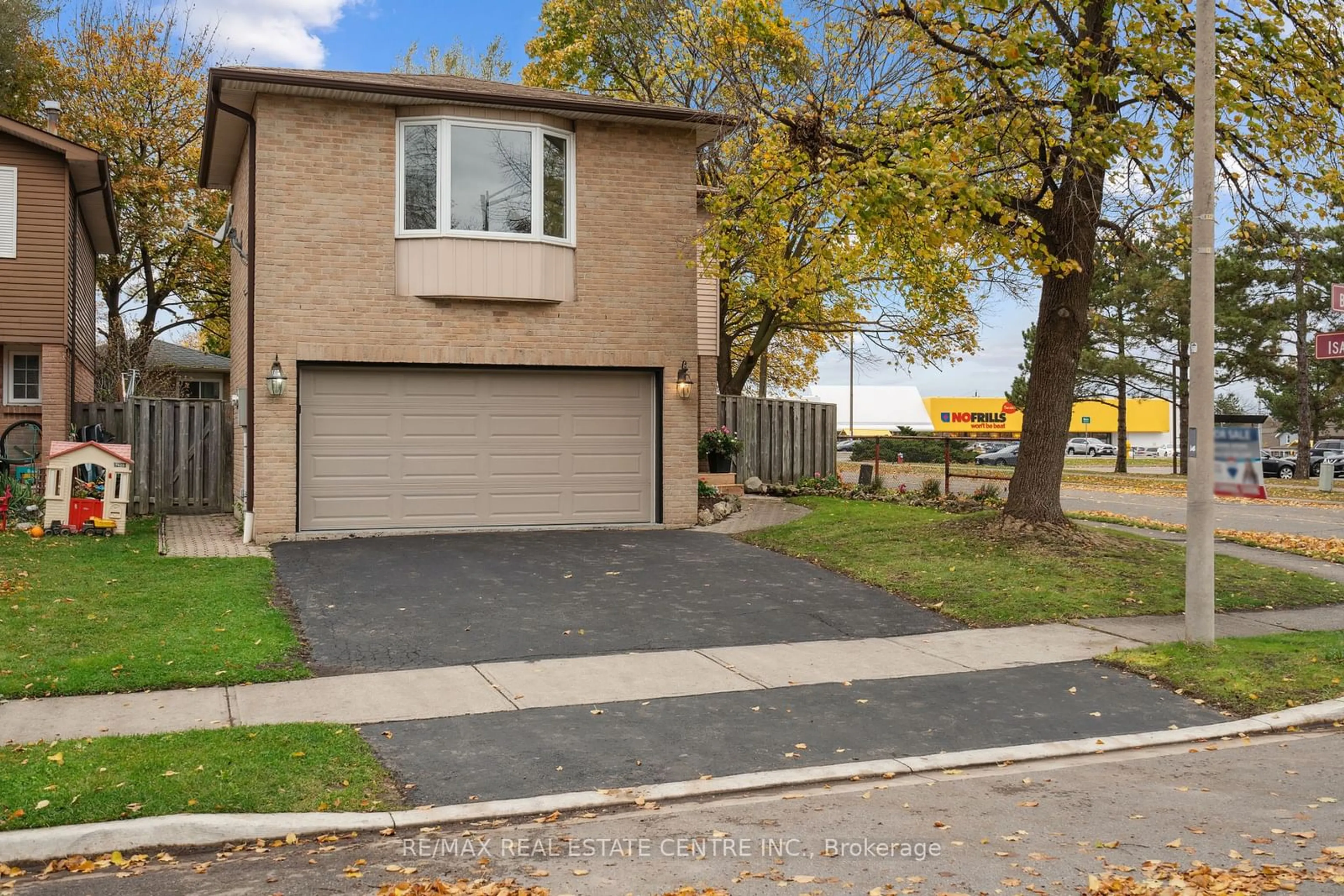 A pic from exterior of the house or condo, the street view for 2 Blossom Ave, Brampton Ontario L6X 2W3