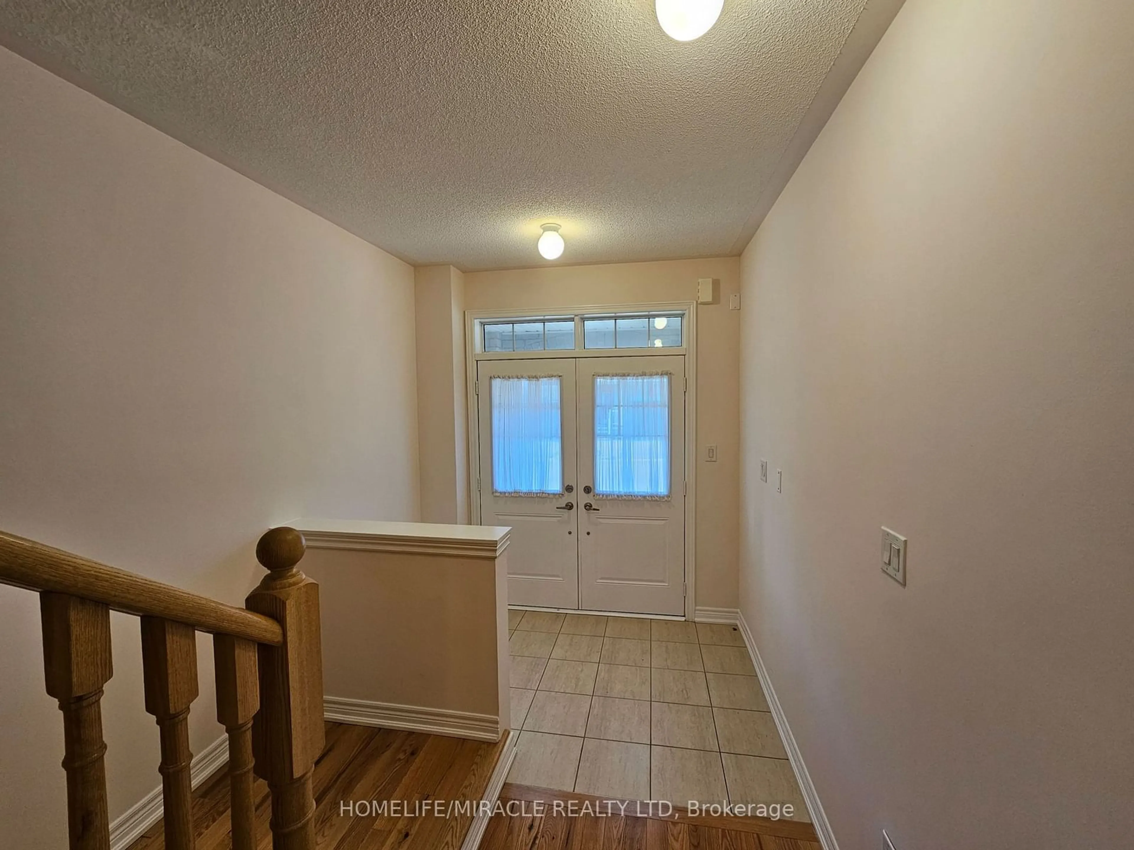 Indoor entryway, unknown floor for 13 Goulston St, Brampton Ontario L7A 5B8