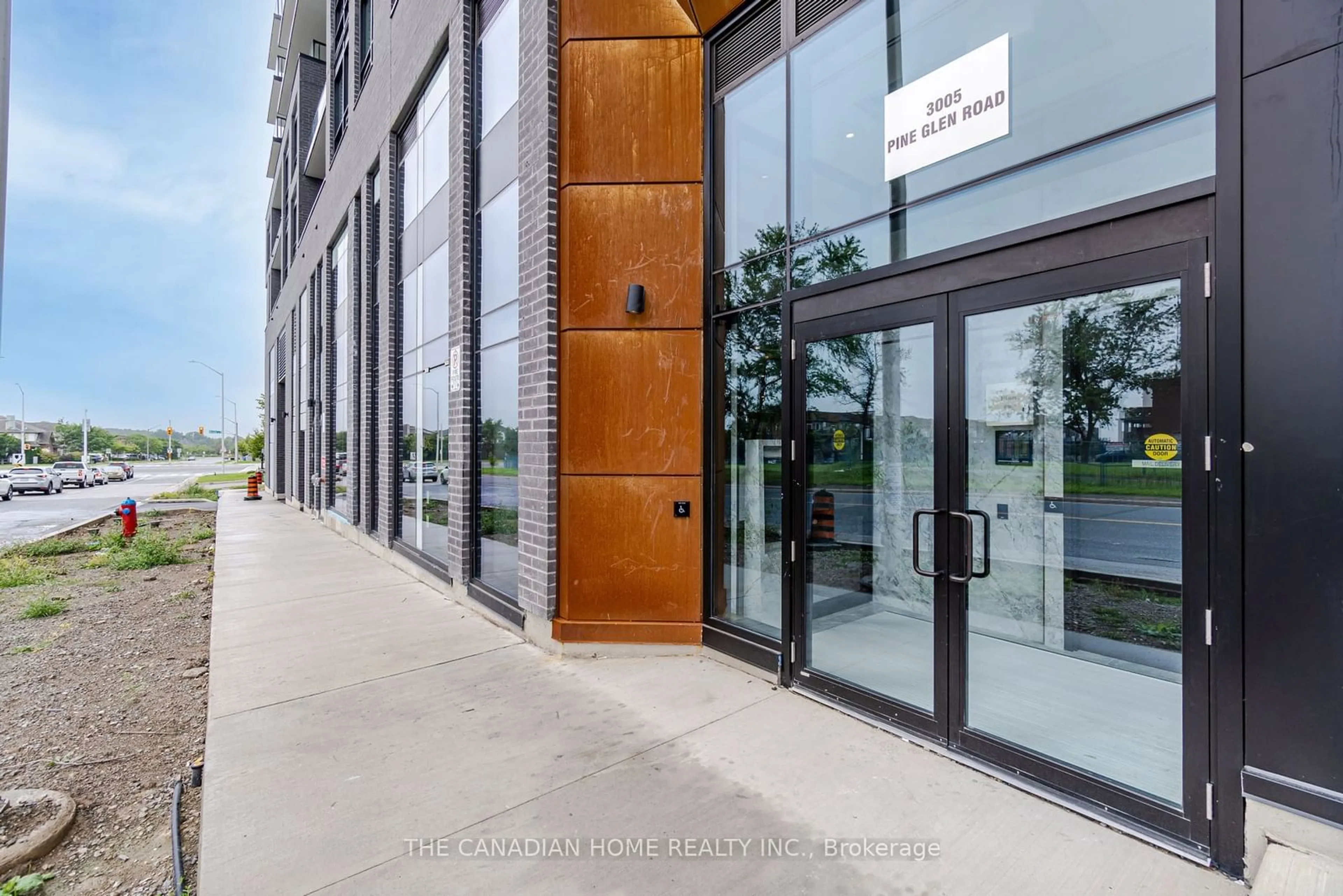 Indoor foyer, ceramic floors for 3005 PINE GLEN Rd #407, Oakville Ontario L6M 5P5