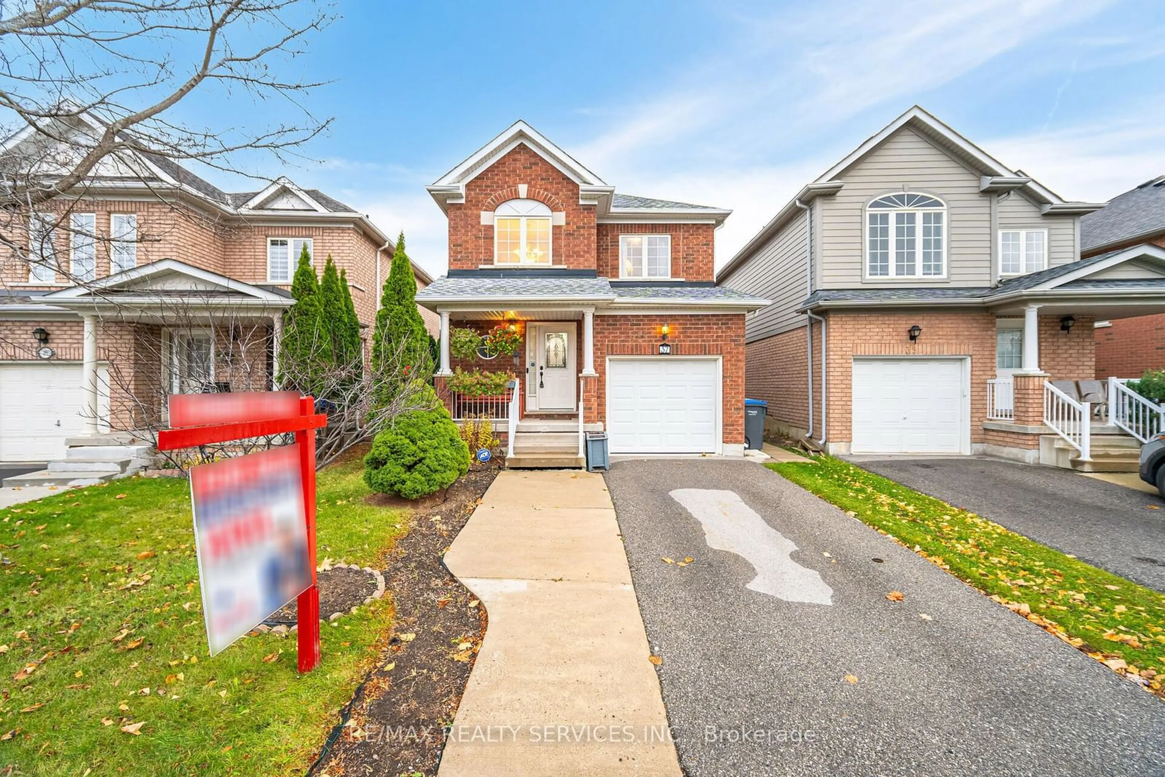 Home with brick exterior material for 37 Bramfield St, Brampton Ontario L7A 2W1