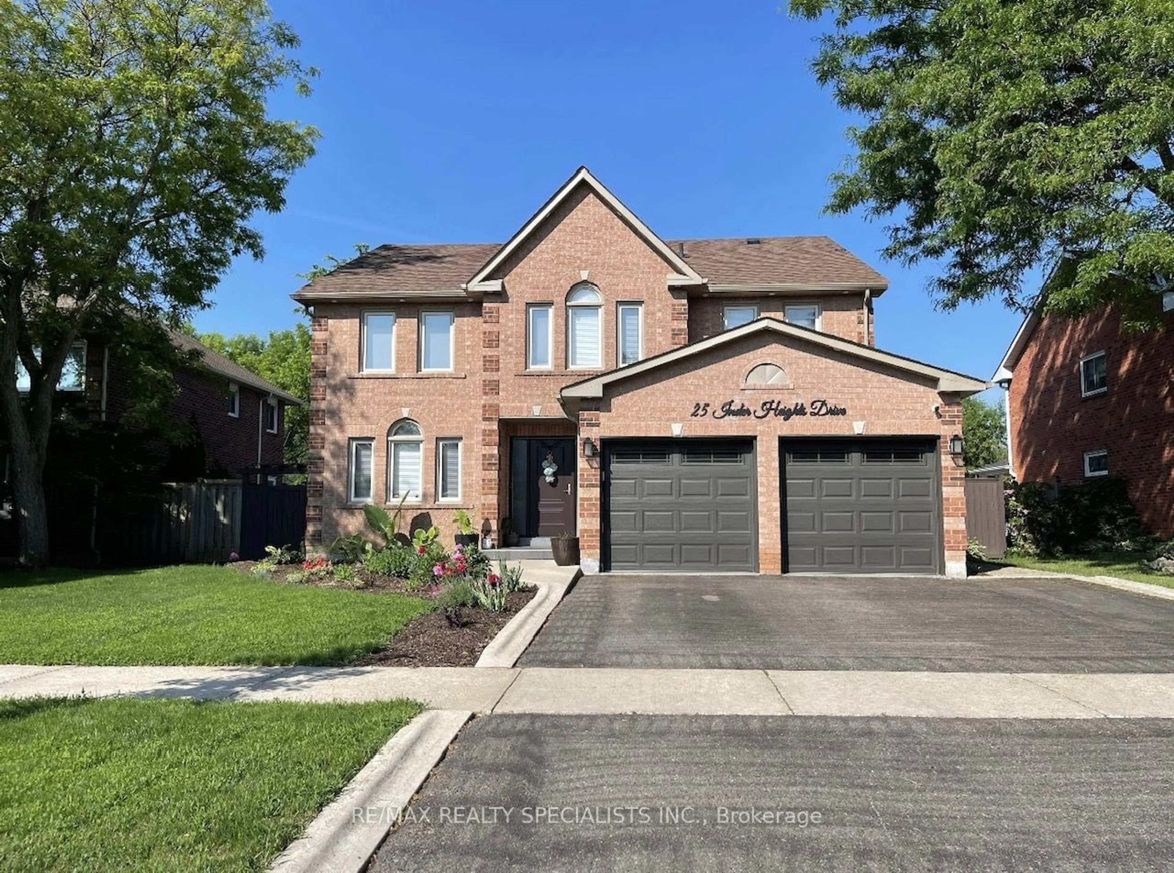 Home with brick exterior material for 25 Inder Heights Dr, Brampton Ontario L6Z 3M8