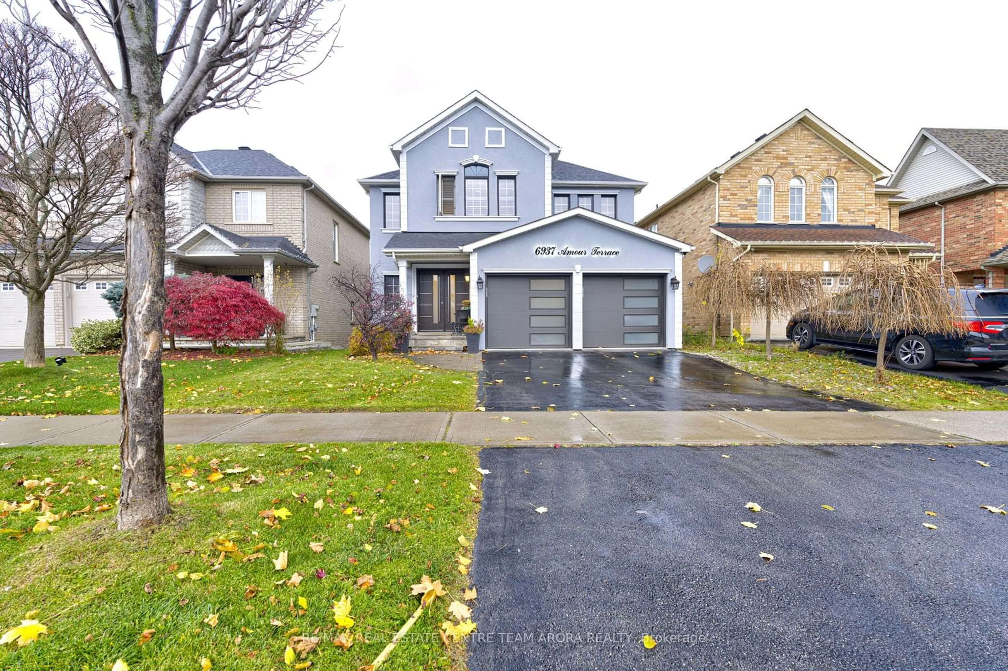 Frontside or backside of a home, the street view for 6937 Amour Terr, Mississauga Ontario L5W 1G5