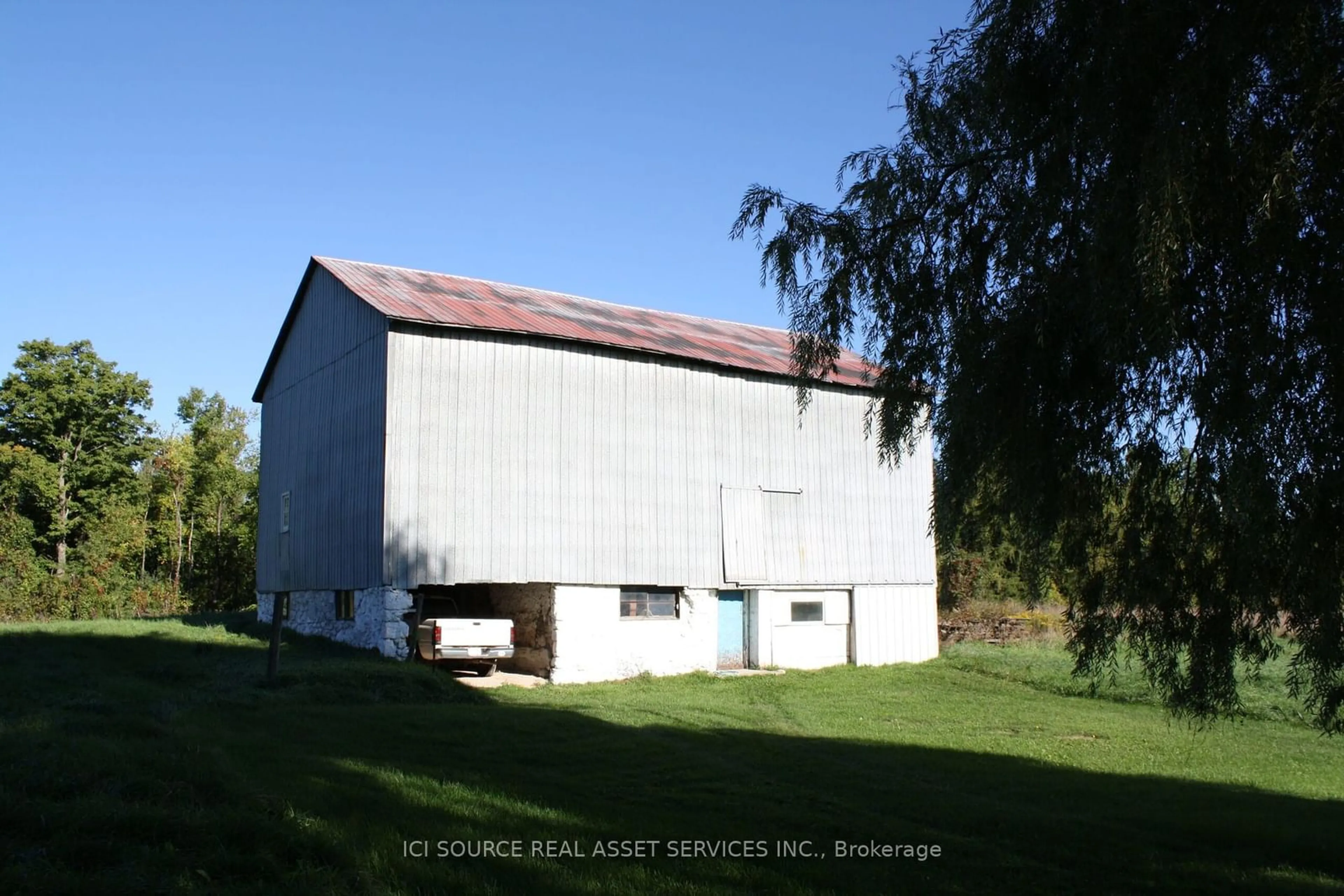 Shed for 14165 Trafalgar Rd, Halton Hills Ontario L7G 4S4