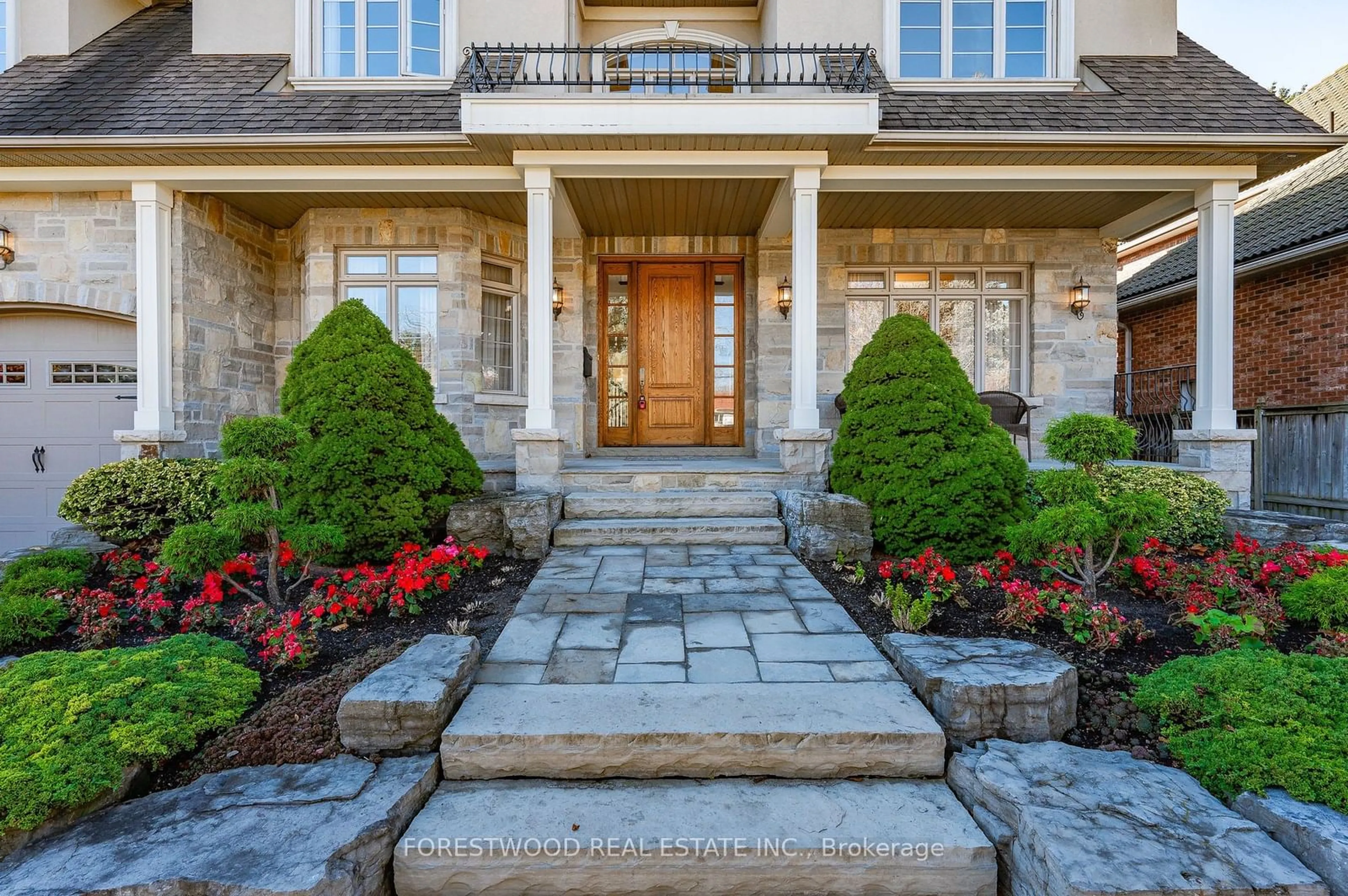 Indoor entryway, wood floors for 2424 Camilla Rd, Mississauga Ontario L5A 2K5