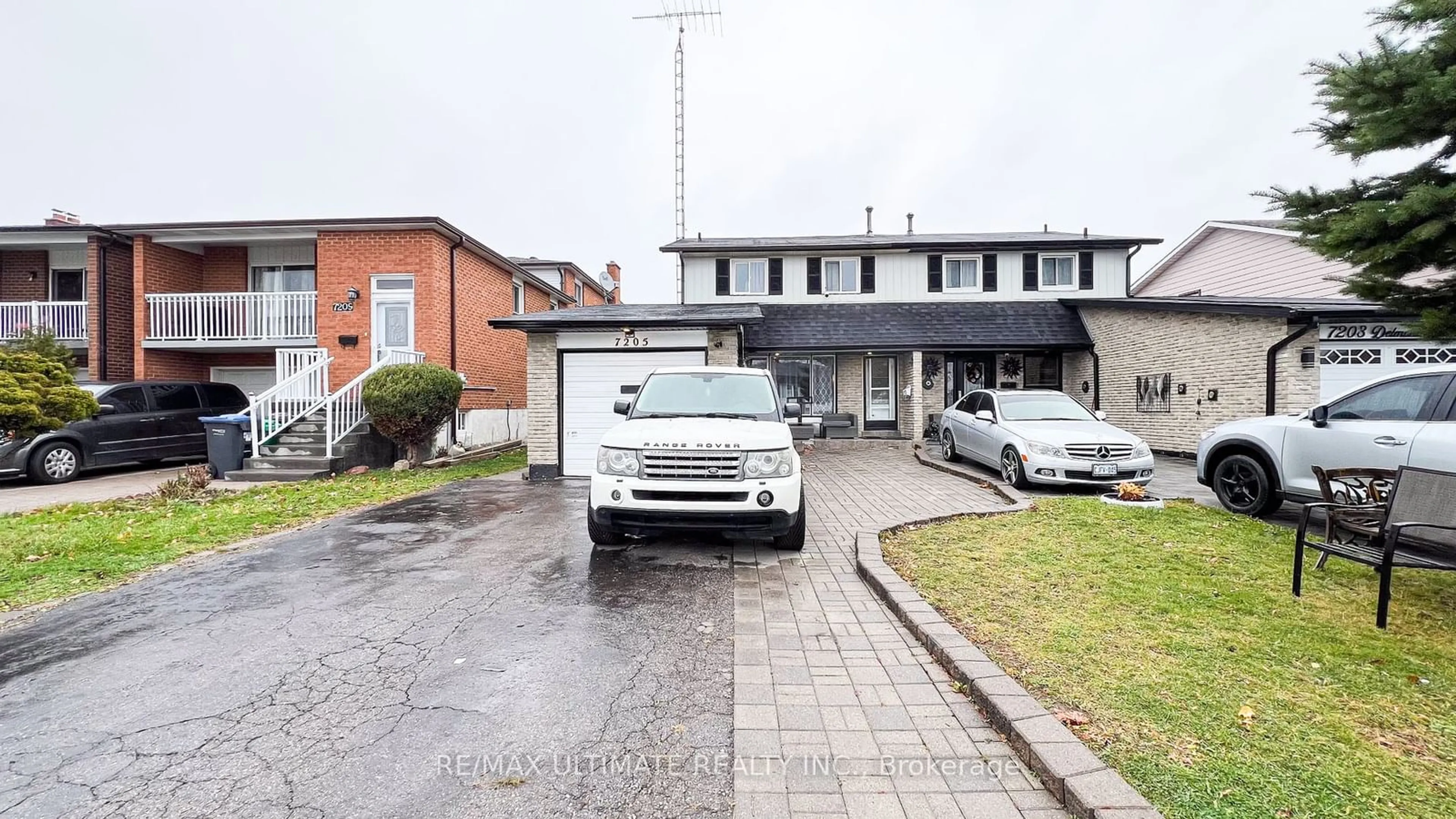 A pic from exterior of the house or condo, the street view for 7205 DELMONTE Cres, Mississauga Ontario L4T 3L4