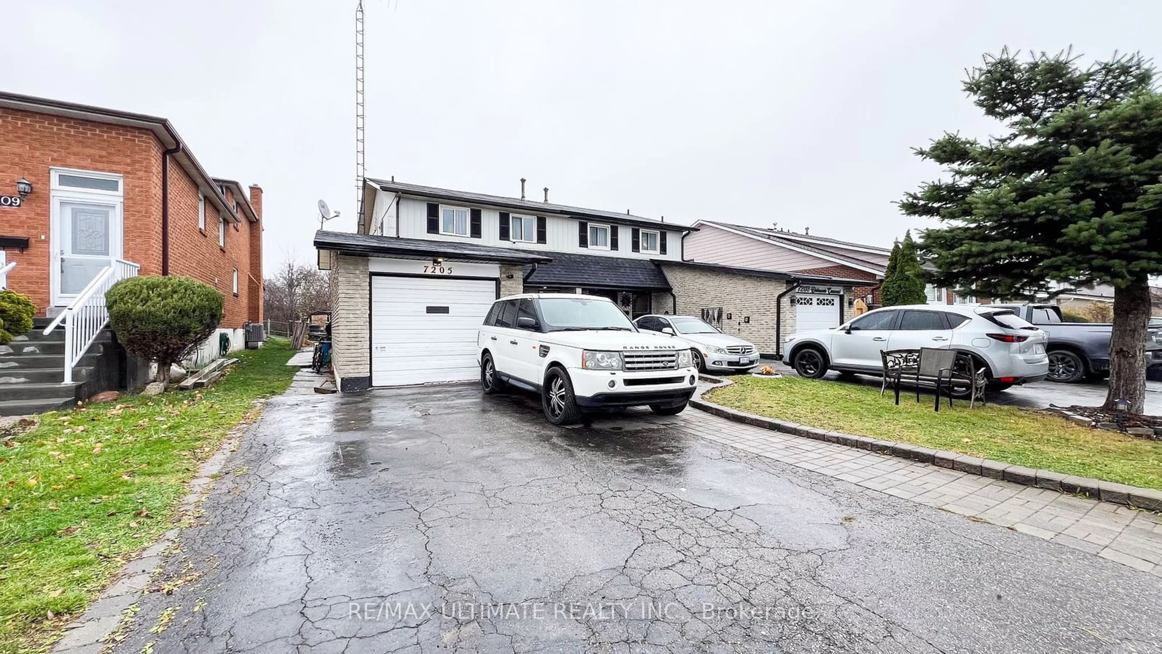 A pic from exterior of the house or condo, the street view for 7205 DELMONTE Cres, Mississauga Ontario L4T 3L4