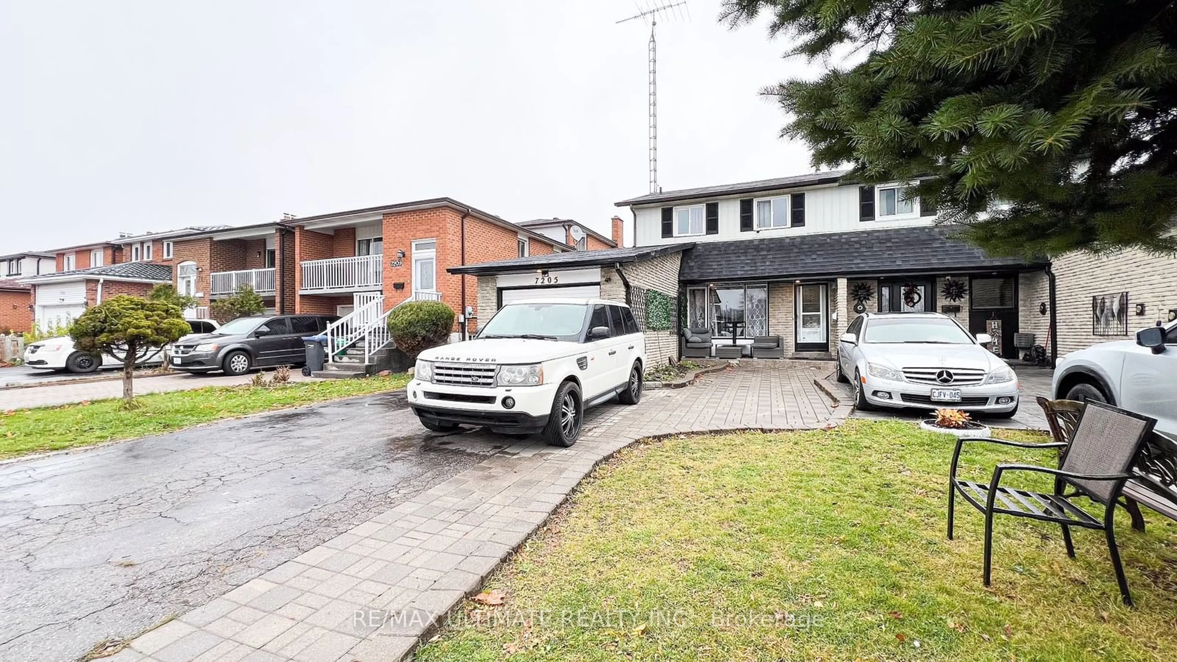 A pic from exterior of the house or condo, the street view for 7205 DELMONTE Cres, Mississauga Ontario L4T 3L4