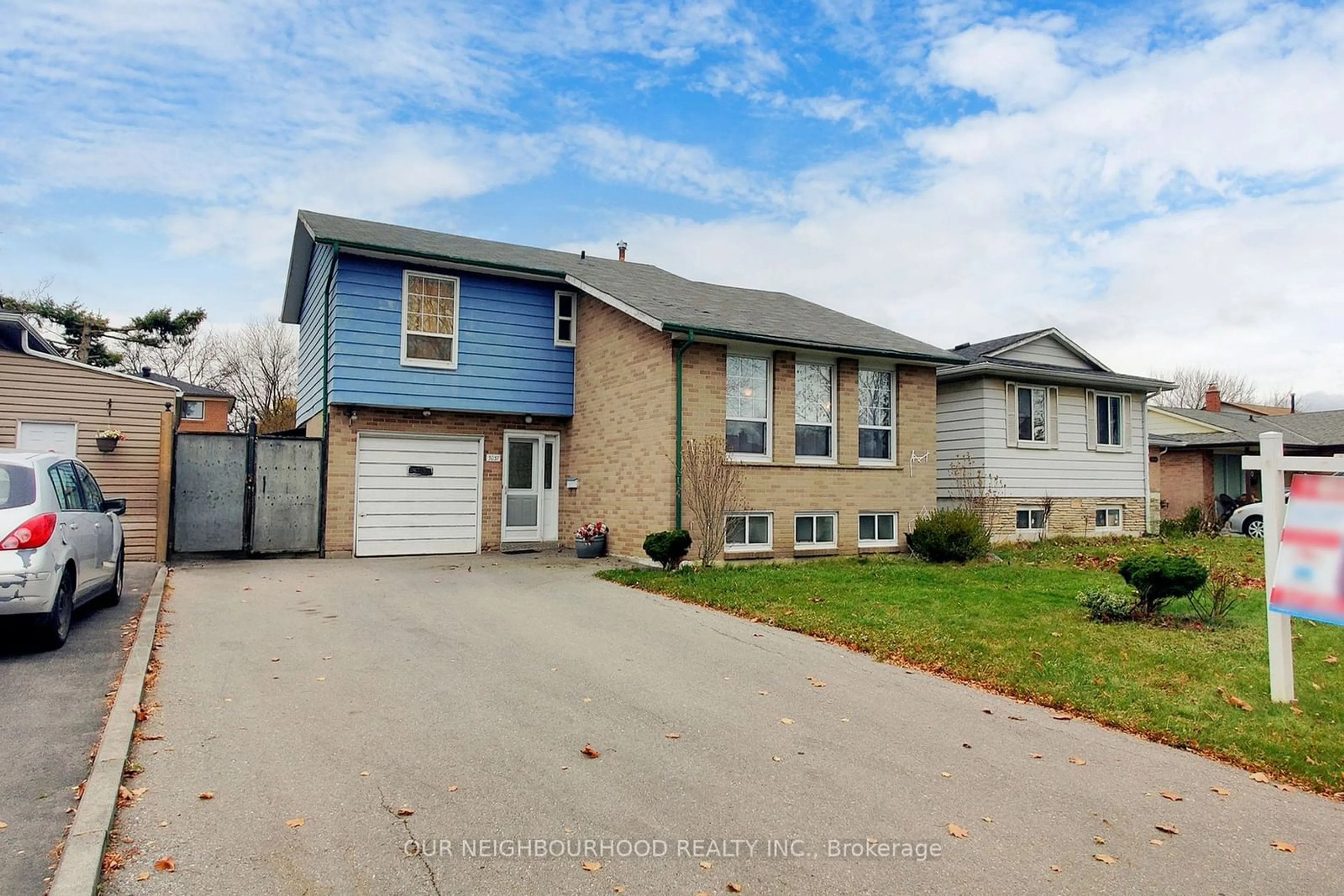 Frontside or backside of a home, the street view for 3037 Lafontaine Rd, Mississauga Ontario L4T 1Z4