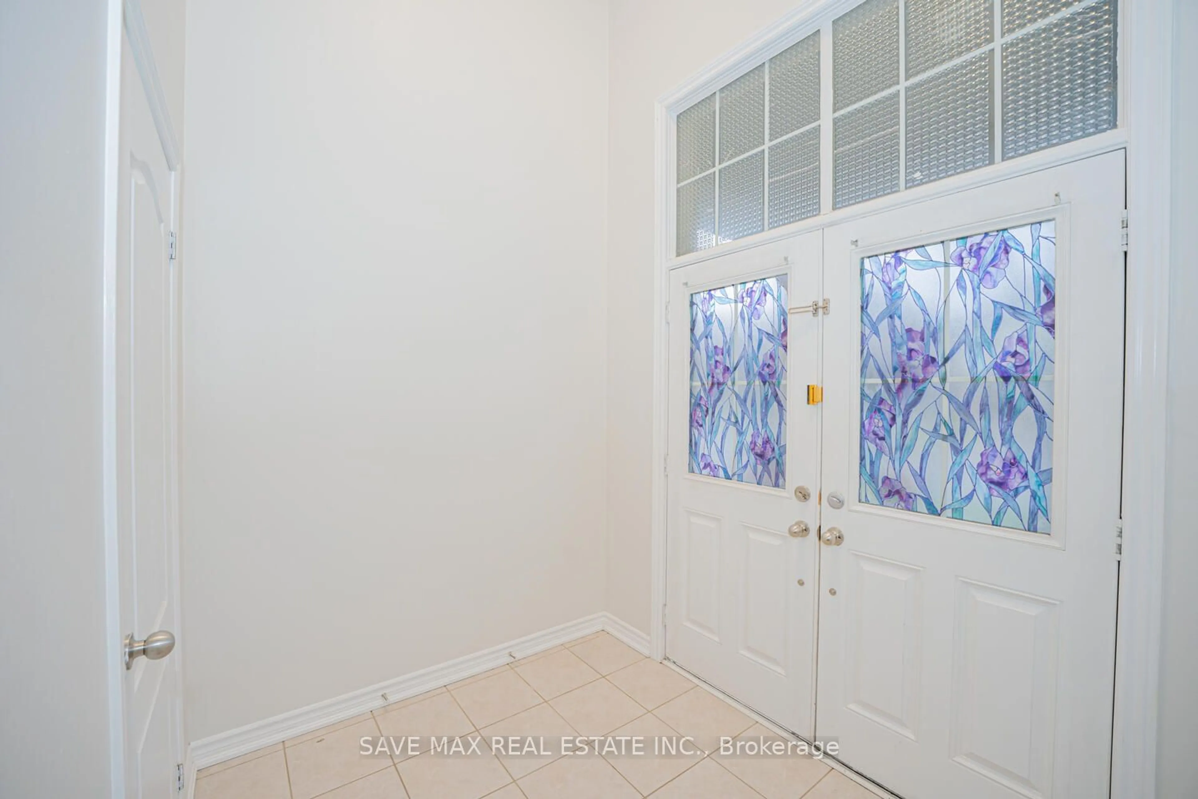 Indoor entryway, unknown floor for 12 Losino St, Caledon Ontario L7C 3N4