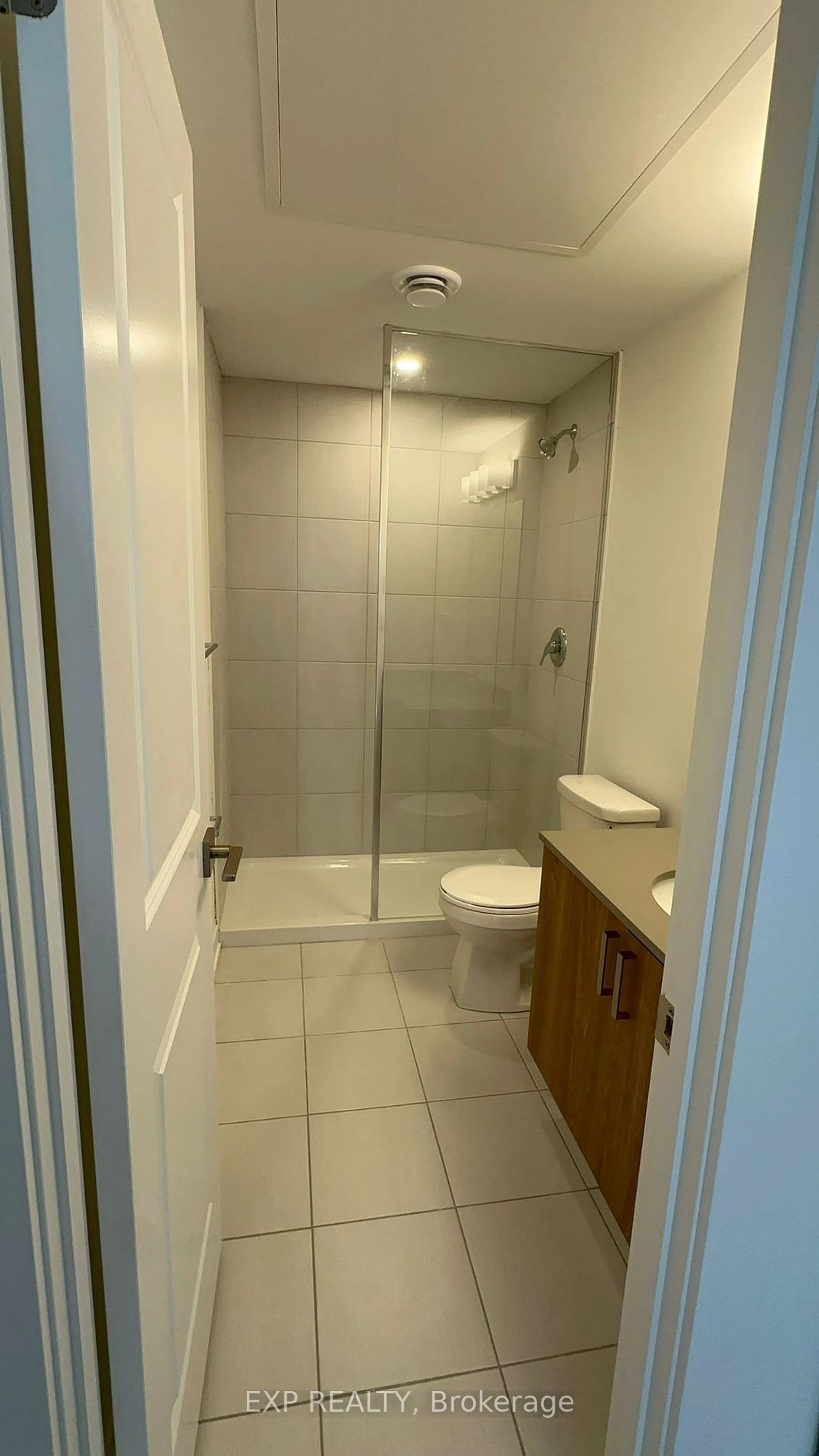 Bathroom, not visible floor for 4015 Hickory Dr #TH21, Mississauga Ontario L4W 1L1