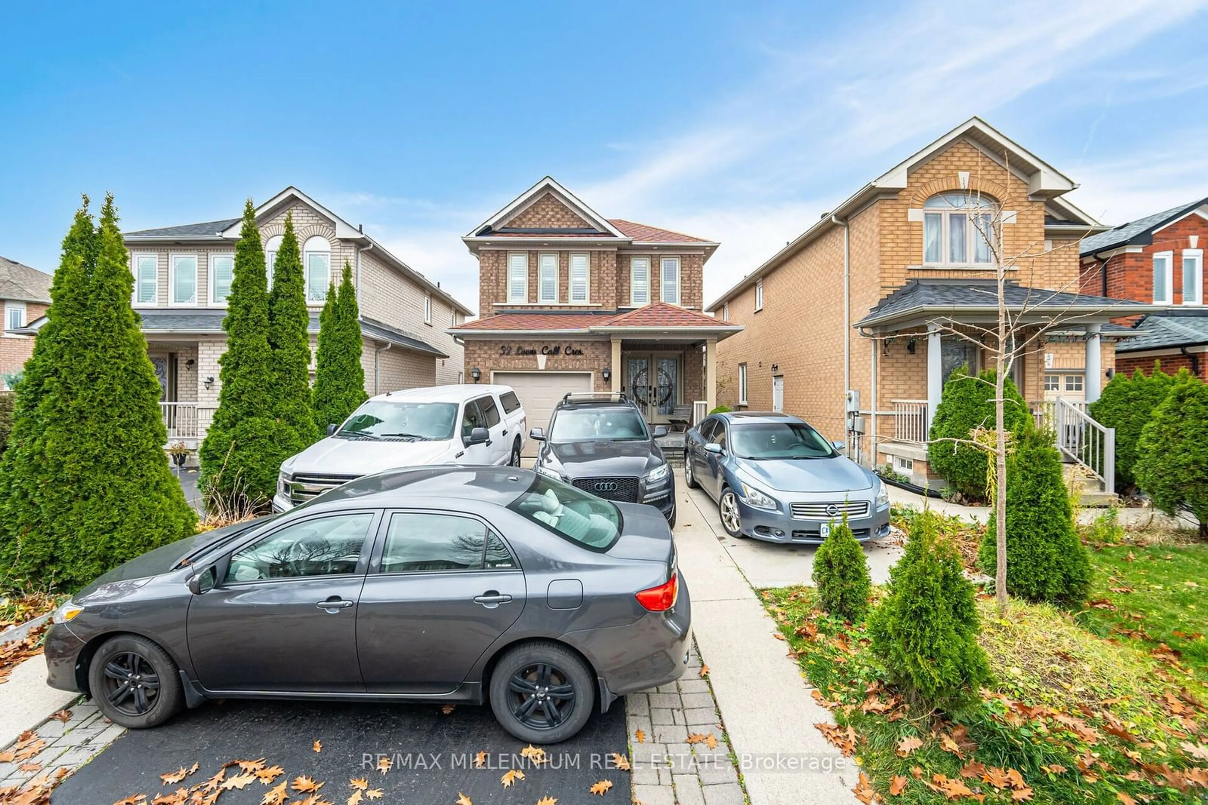 Frontside or backside of a home, the street view for 32 Loons Call Cres, Brampton Ontario L6R 2G5