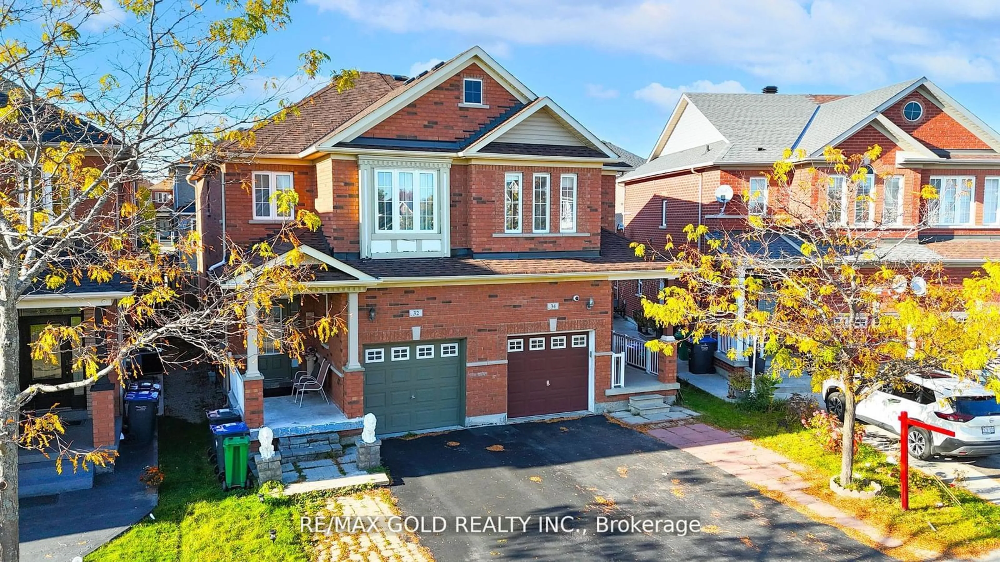 Home with brick exterior material for 34 Calm Waters Cres, Brampton Ontario L6V 4S2