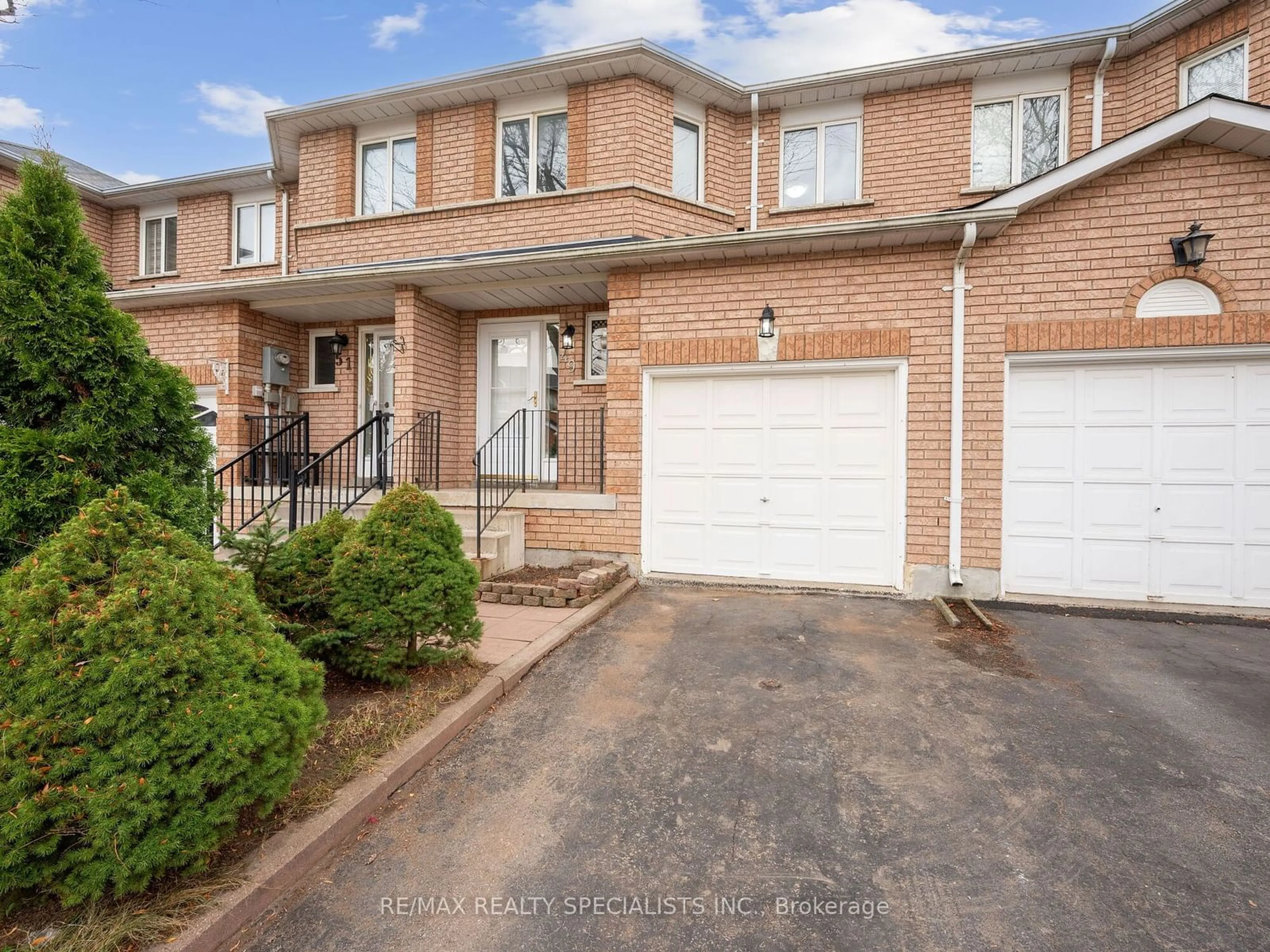 Home with brick exterior material for 200 Cresthaven Rd #49, Brampton Ontario L7A 1G5