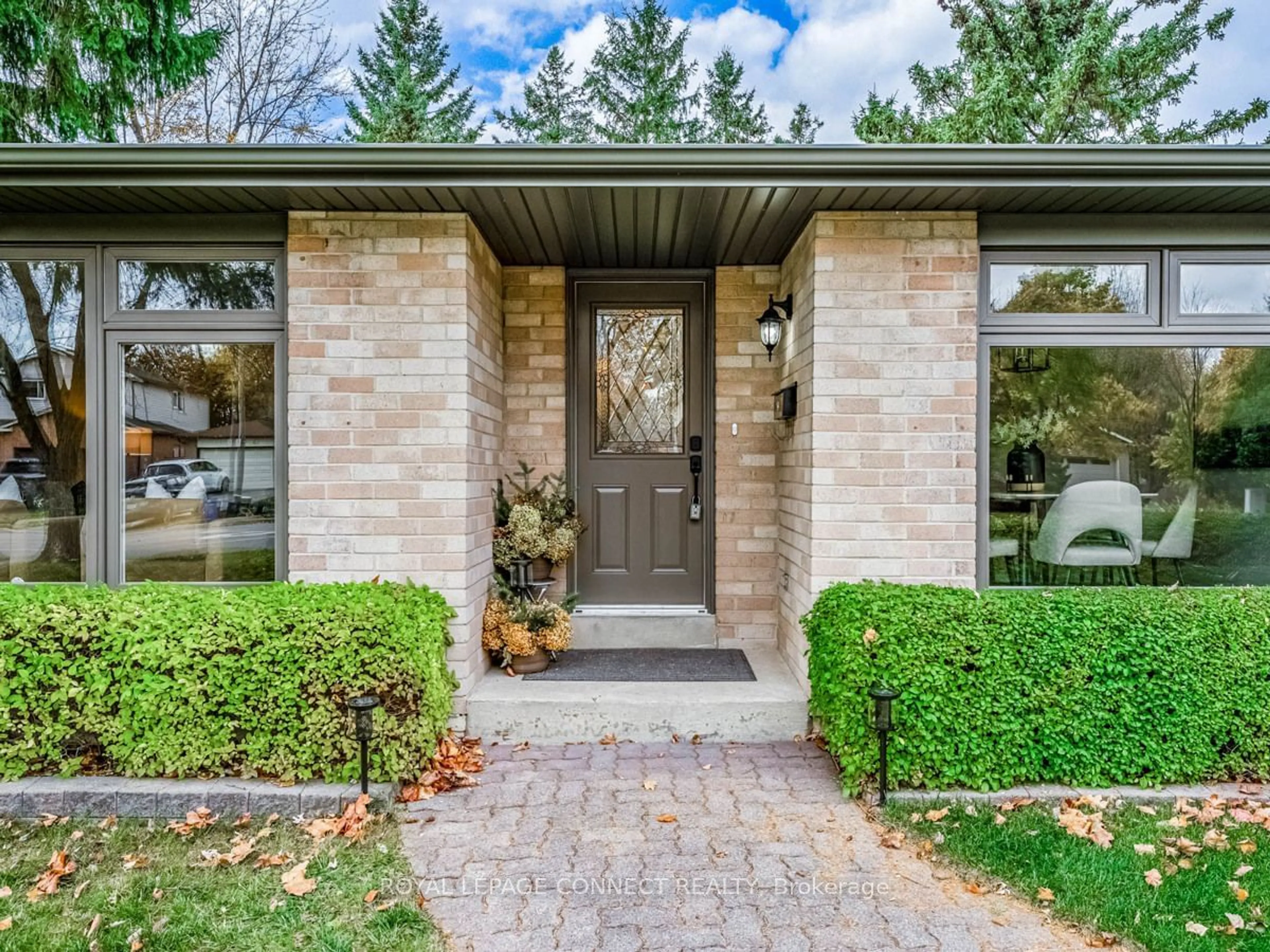 Home with brick exterior material for 463 Woodward Ave, Milton Ontario L9T 3B7