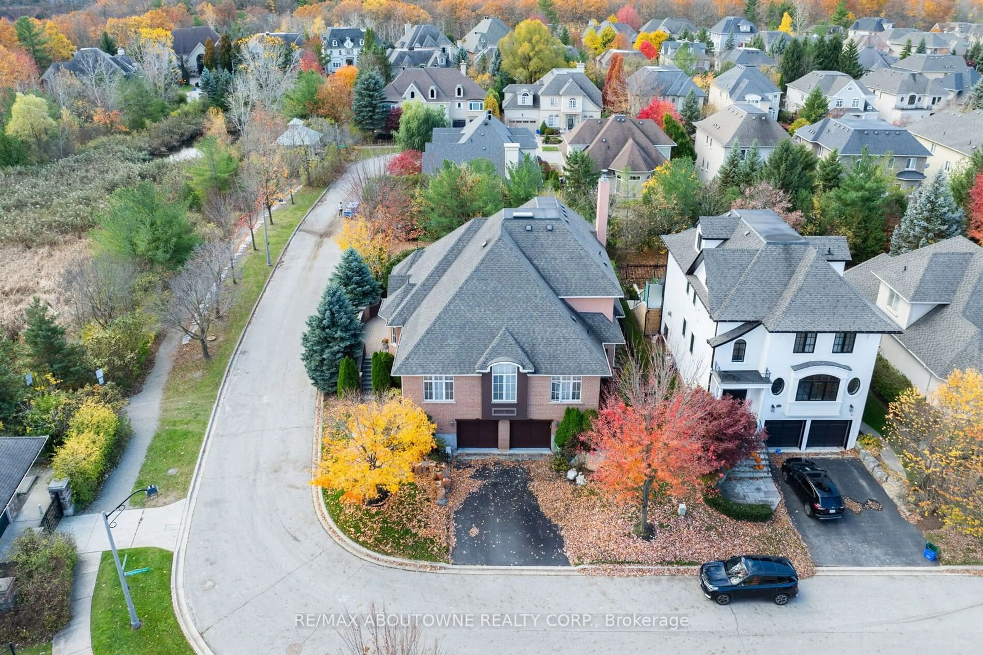 Frontside or backside of a home, the street view for 2184 Providence Rd, Oakville Ontario L6H 6Z2