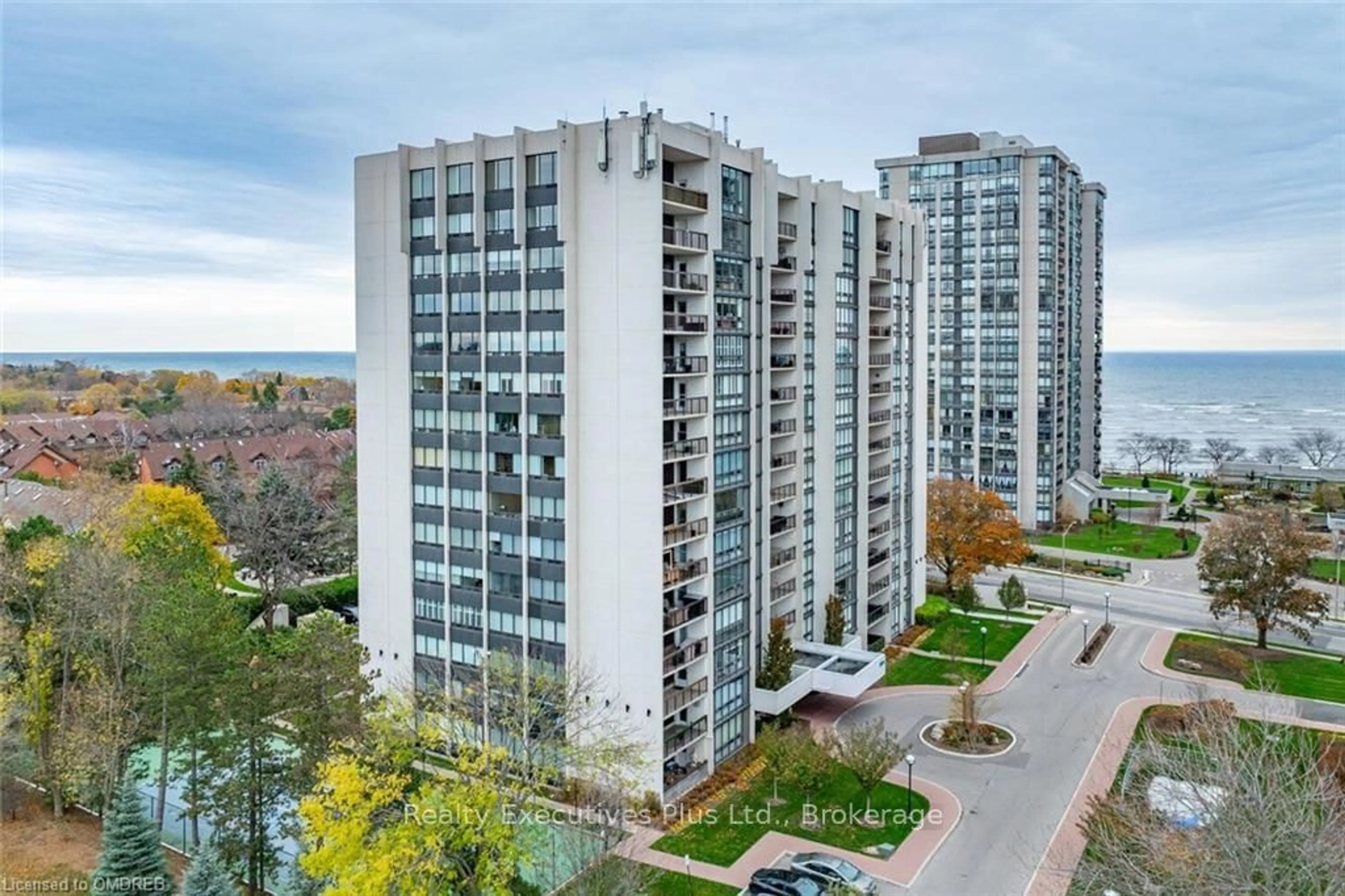 A pic from exterior of the house or condo, the view of city buildings for 2175 MARINE Dr #202, Oakville Ontario L6L 5L5