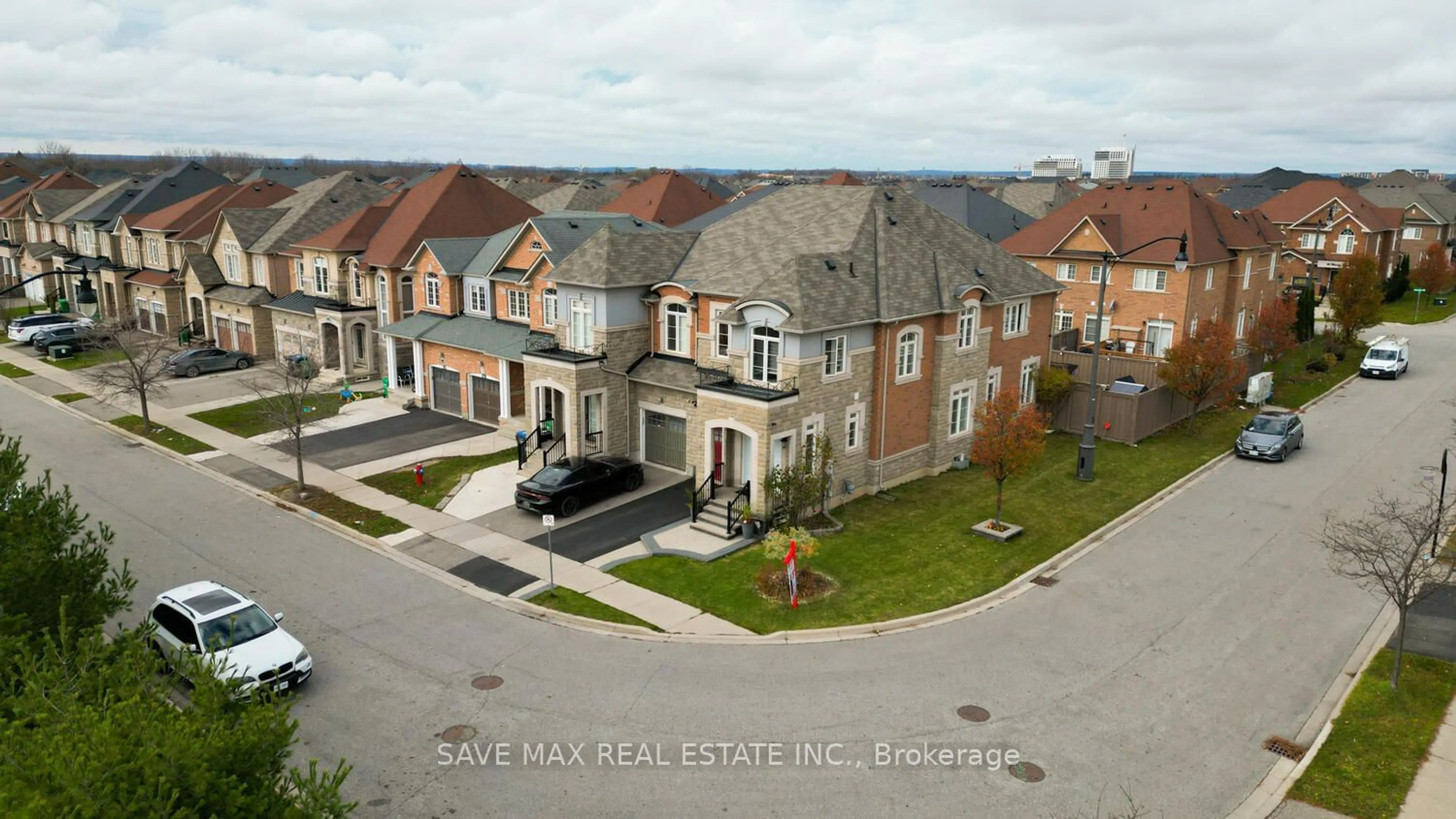 A pic from exterior of the house or condo, the street view for 26 Interlude Dr, Brampton Ontario L6X 3B1