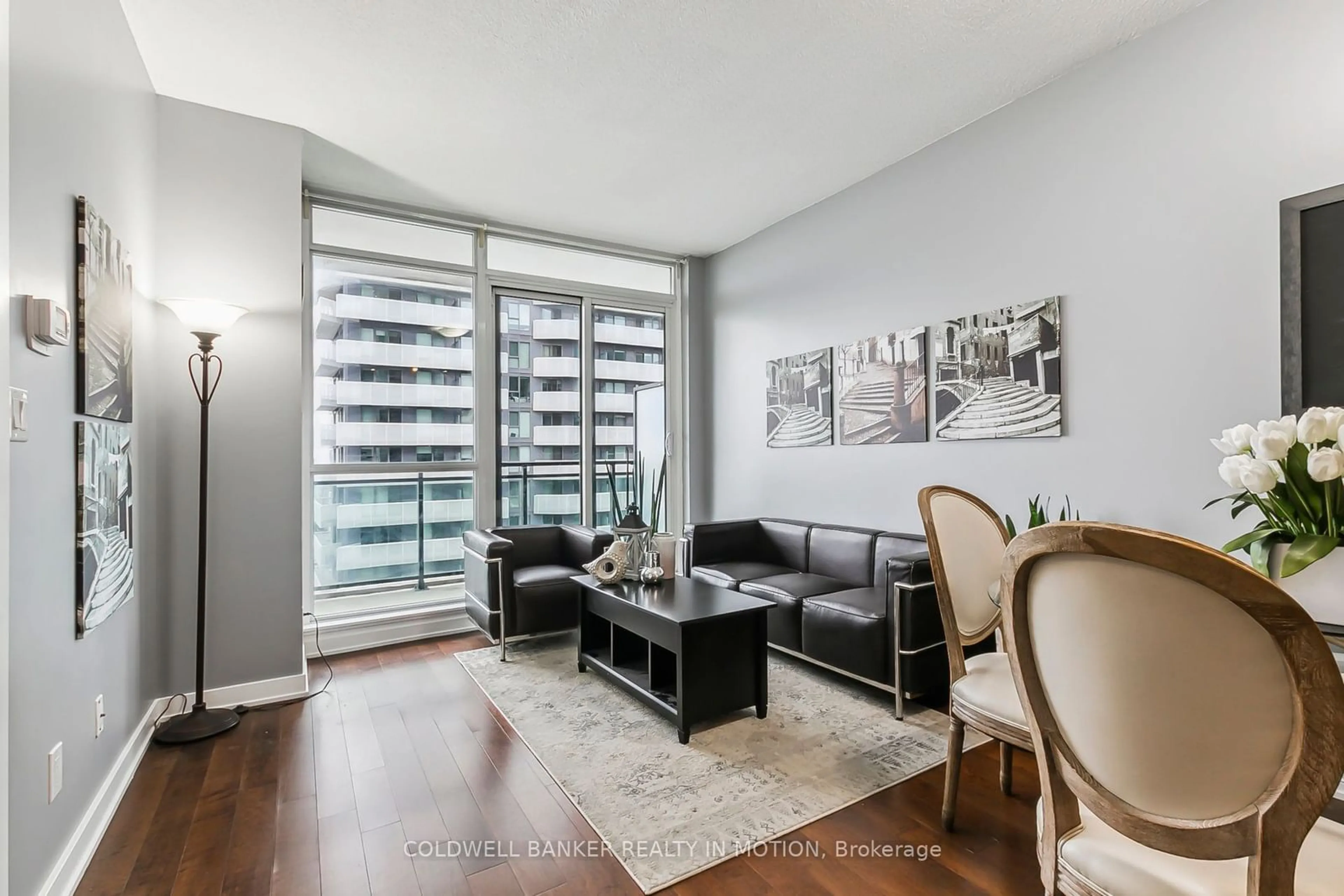 Living room, wood floors for 4070 Confederation Pkwy #3010, Mississauga Ontario L5B 0E9