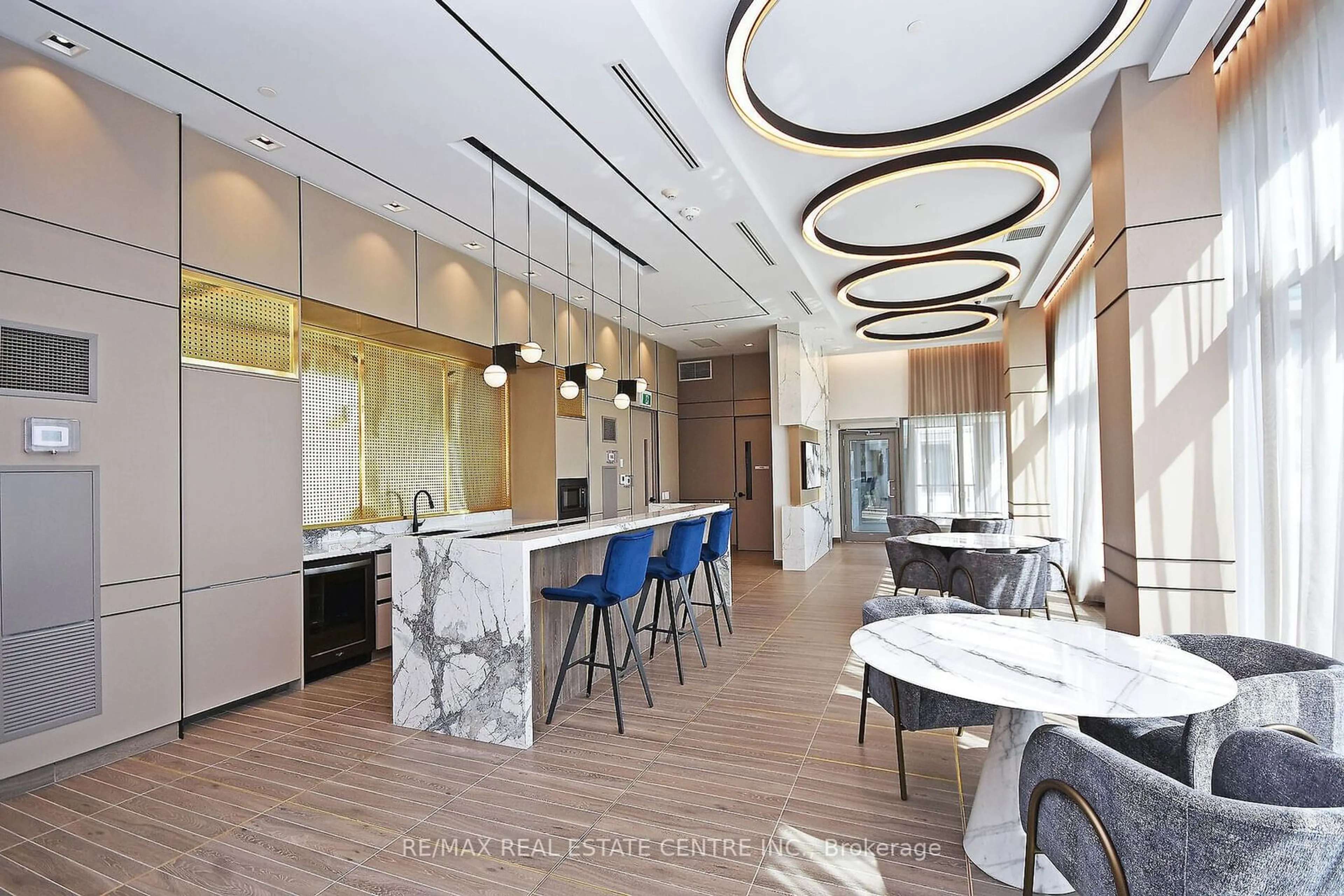 Contemporary kitchen, ceramic floors for 4655 Metcalfe Ave #206, Mississauga Ontario L5M 4N7