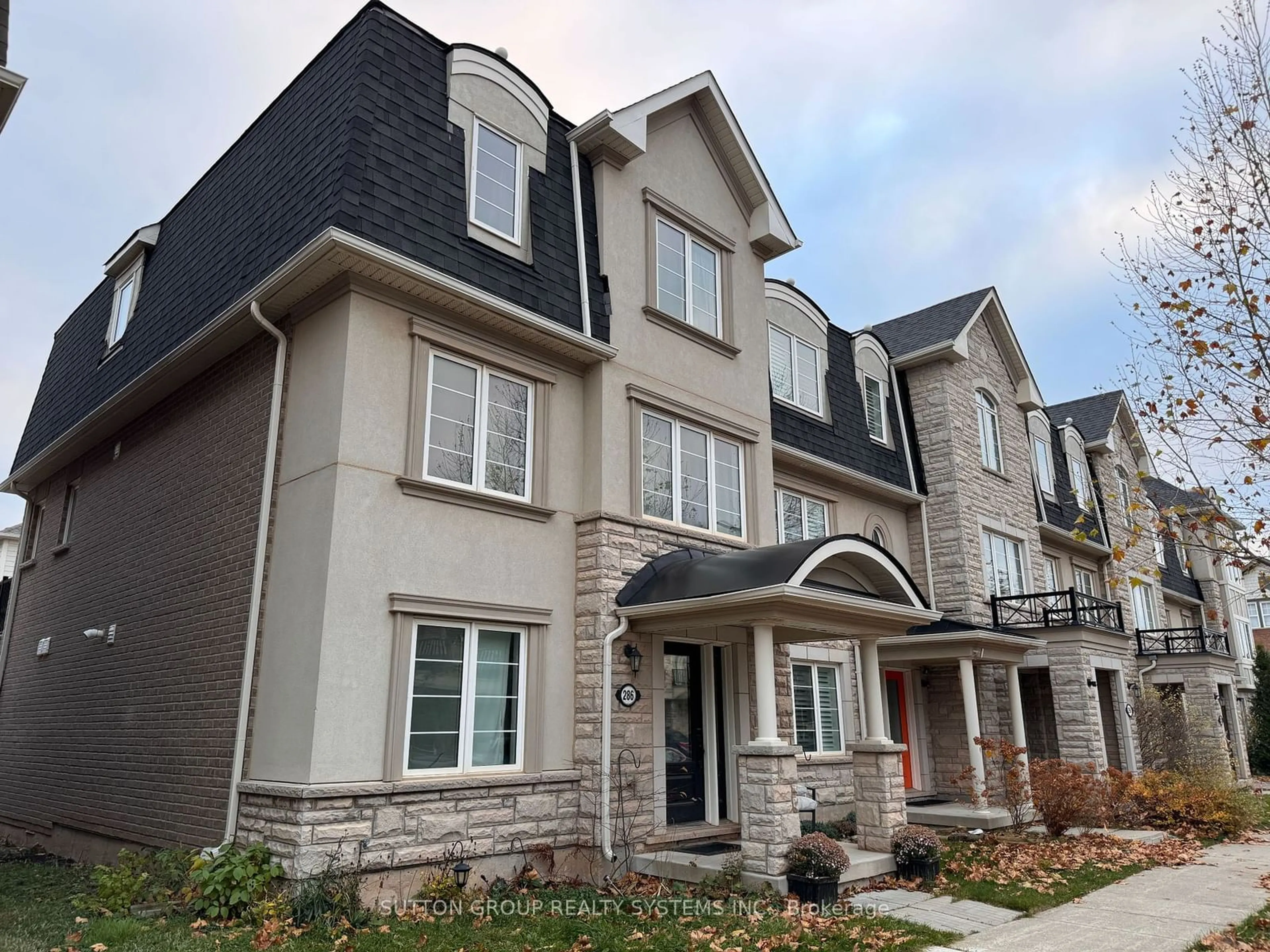 A pic from exterior of the house or condo, the front or back of building for 286 Ellen Davidson Dr, Oakville Ontario L6M 0V1