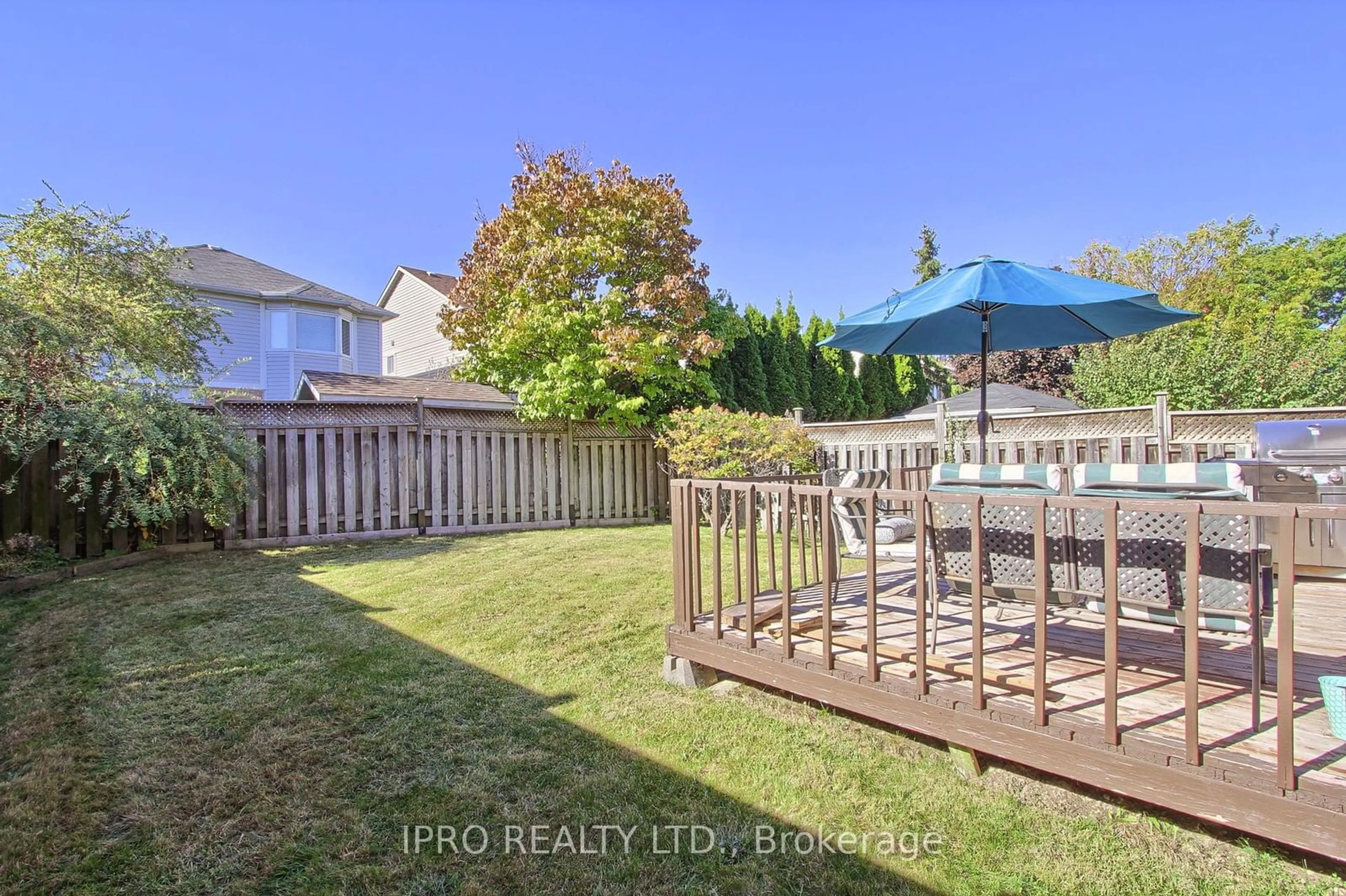 Patio, the fenced backyard for 5874 Chorley Pl, Mississauga Ontario L5M 5L7