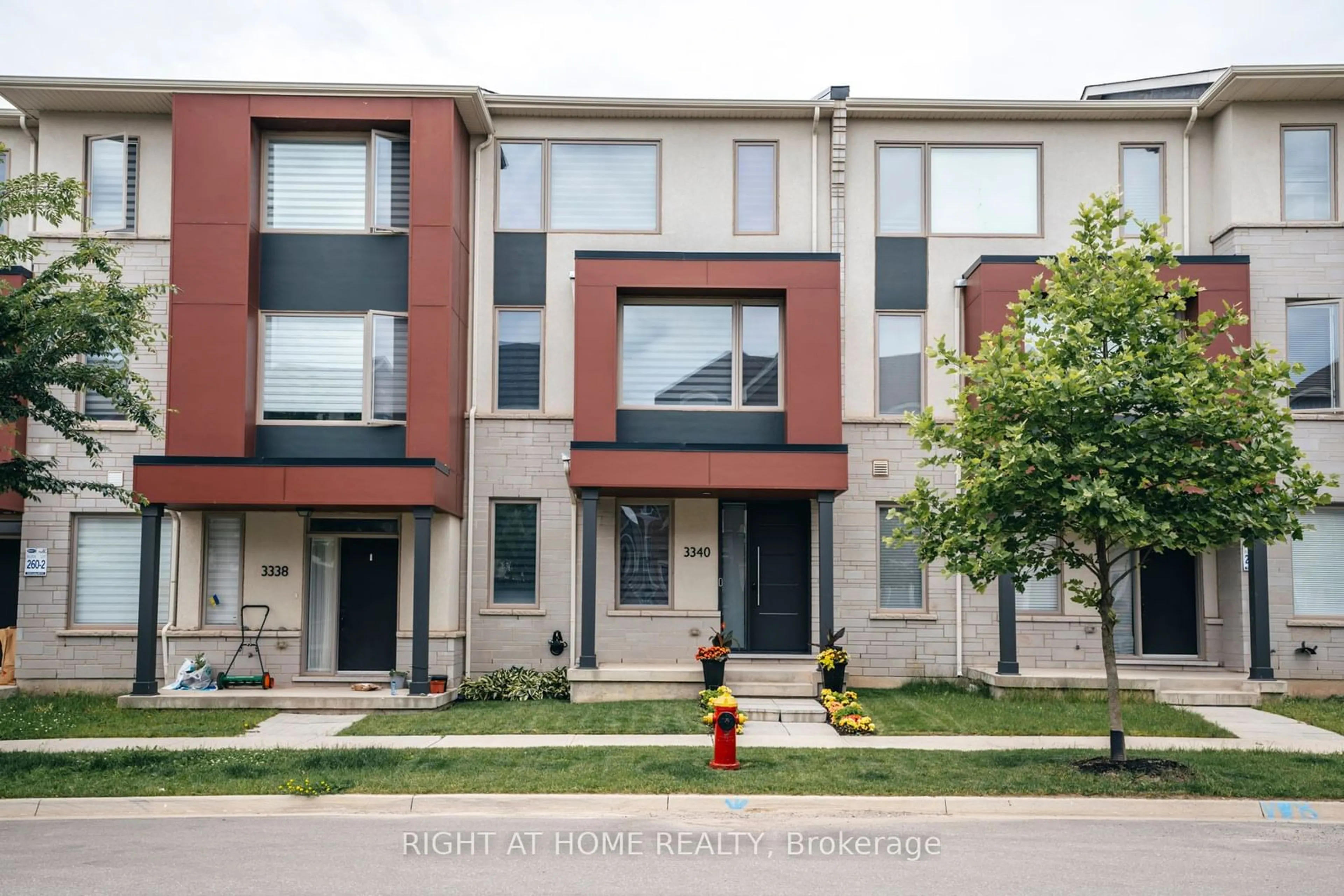 A pic from exterior of the house or condo, the front or back of building for 3340 Carding Mill Tr, Oakville Ontario L6M 1R7