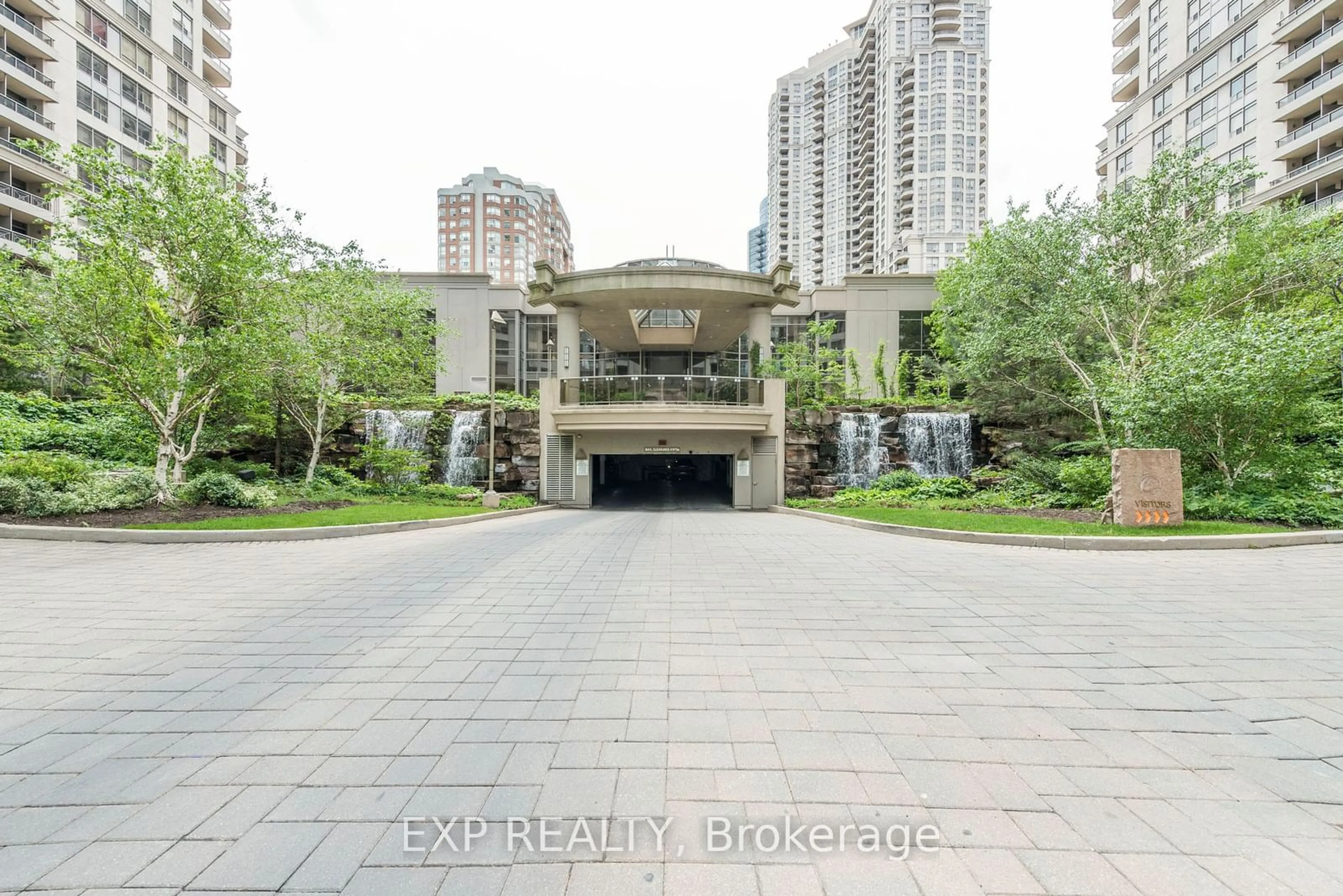 A pic from exterior of the house or condo, the street view for 3888 Duke Of York Blvd #121, Mississauga Ontario L5B 4P5