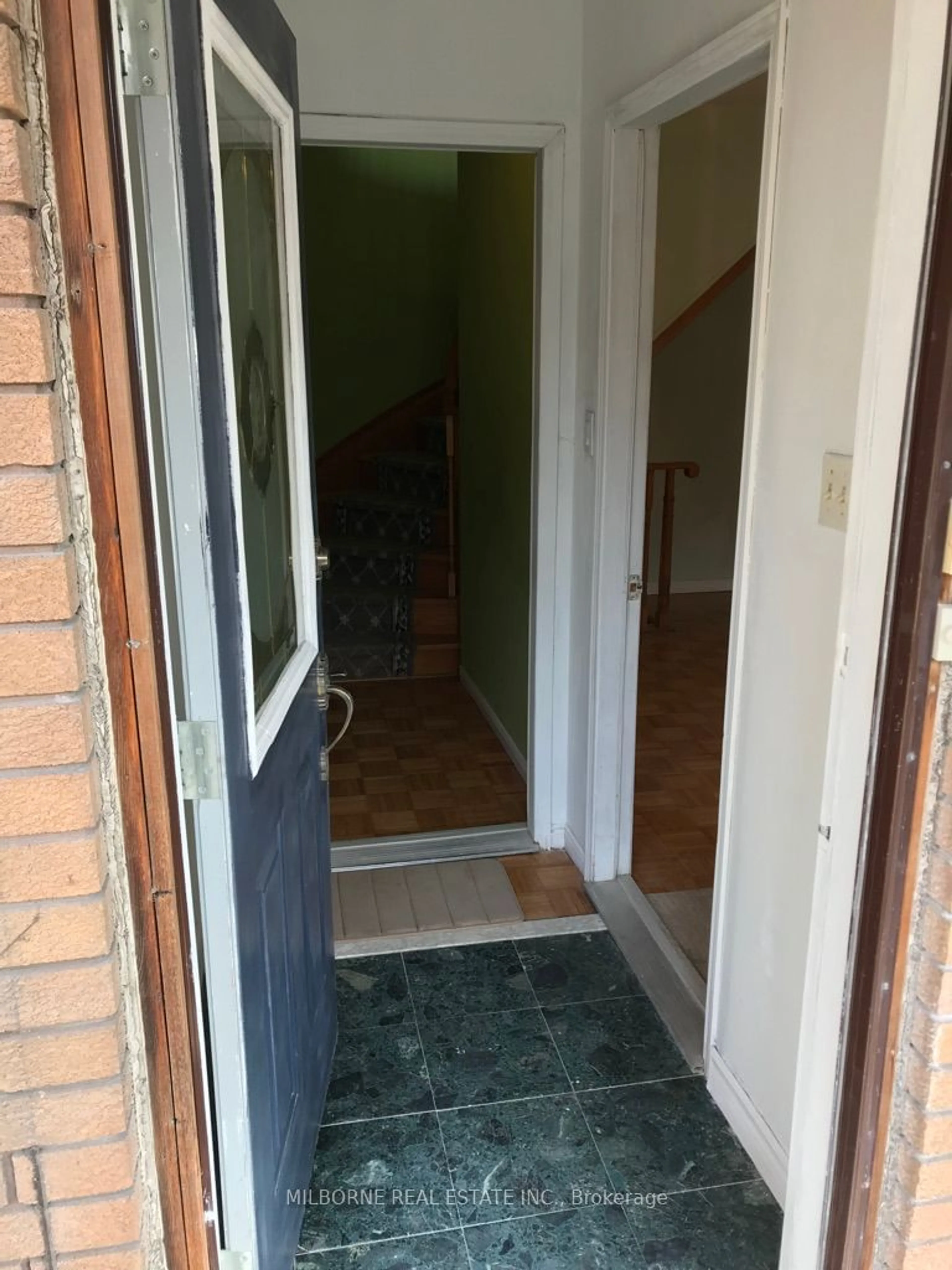 Indoor entryway, unknown floor for 123 Perth Ave, Toronto Ontario M6P 3X2