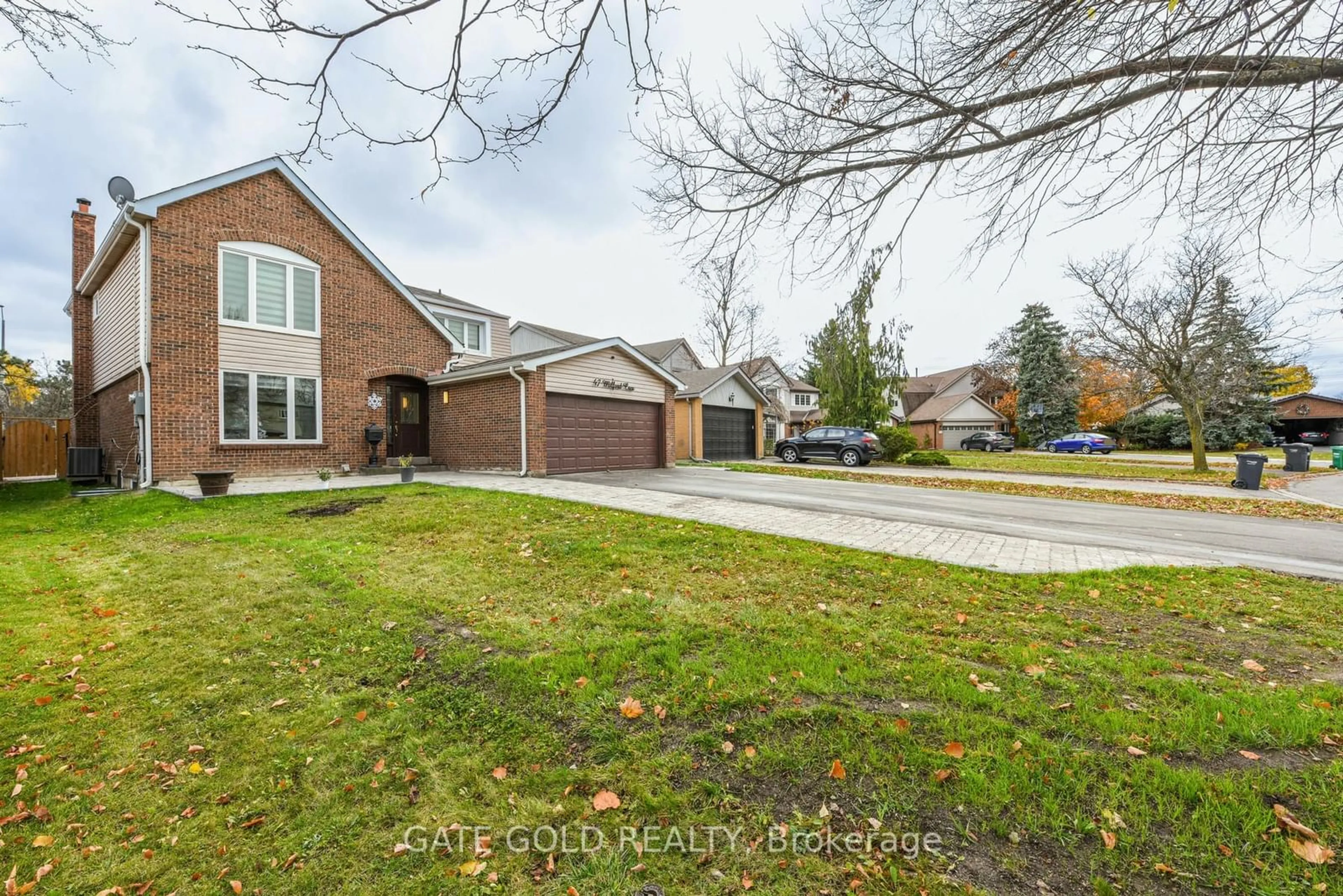 Frontside or backside of a home, the street view for 47 Milford Cres, Brampton Ontario L6S 3E3