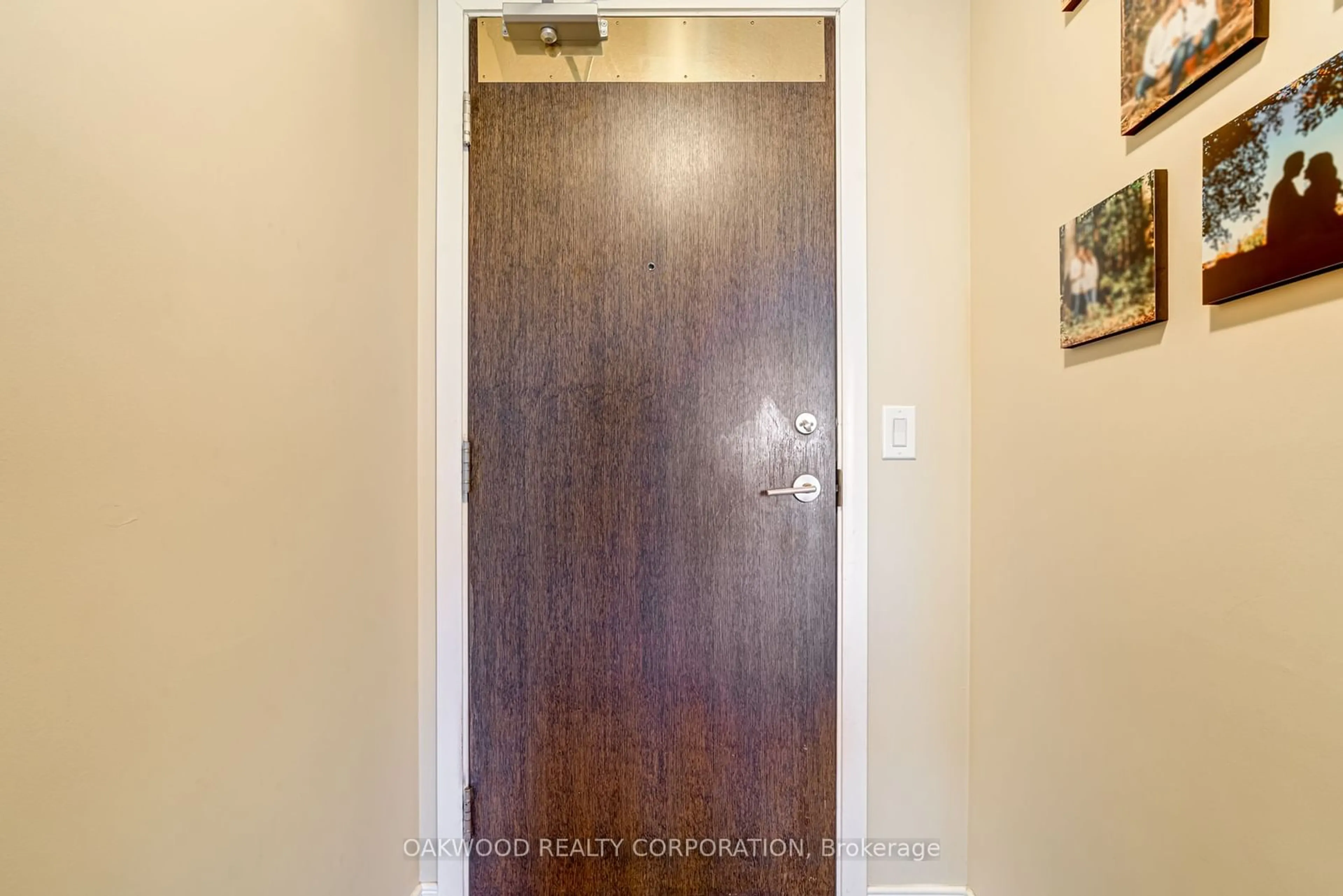 Indoor entryway, wood floors for 3 Michael Power Pl #1109, Toronto Ontario M9A 0A2