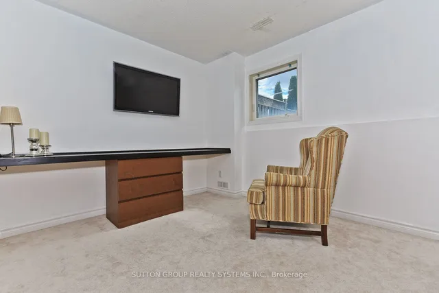 Additional property image - 355 Hobbs Cres