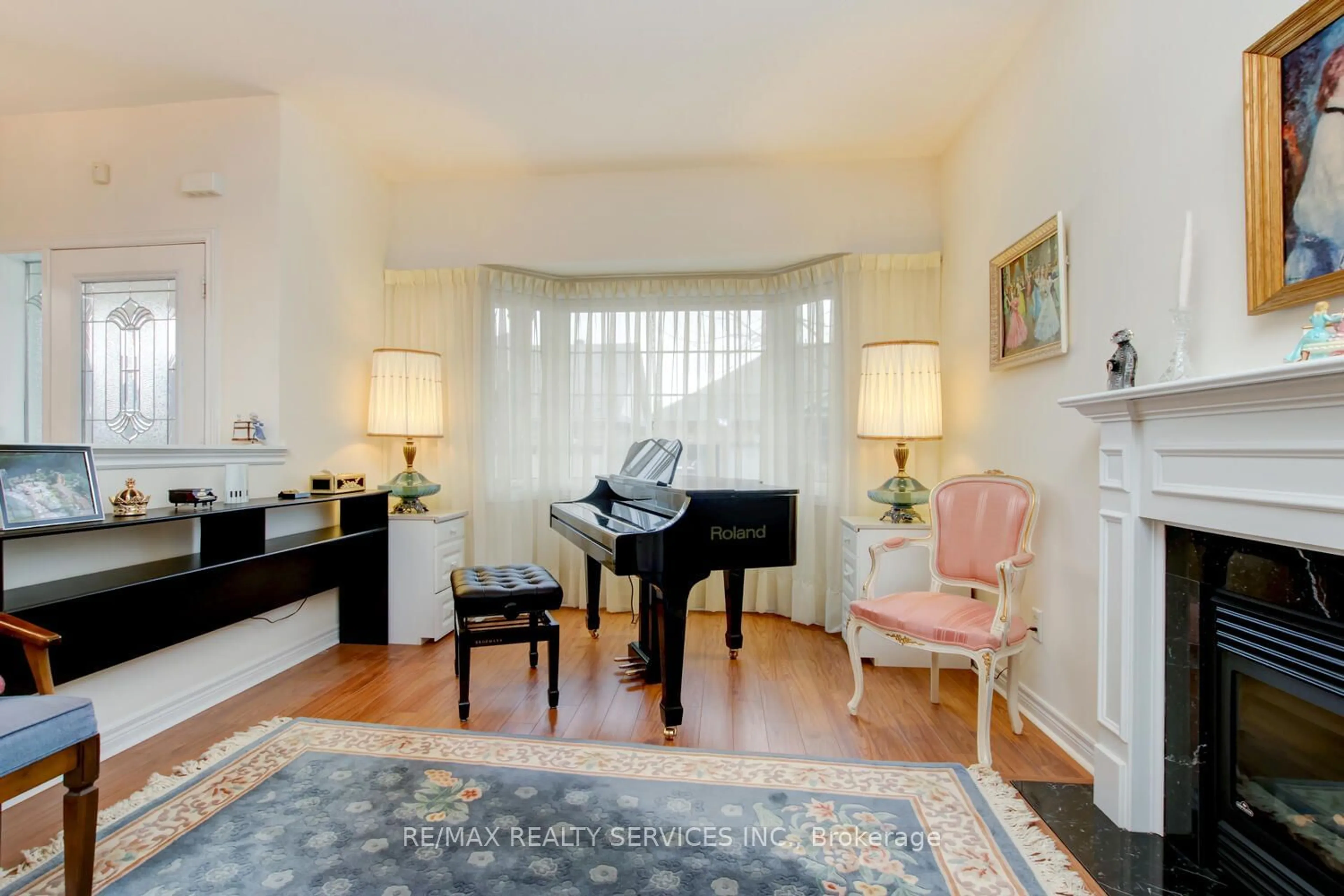 Living room, wood floors for 28 Calliandra Tr #33, Brampton Ontario L6R 0S3