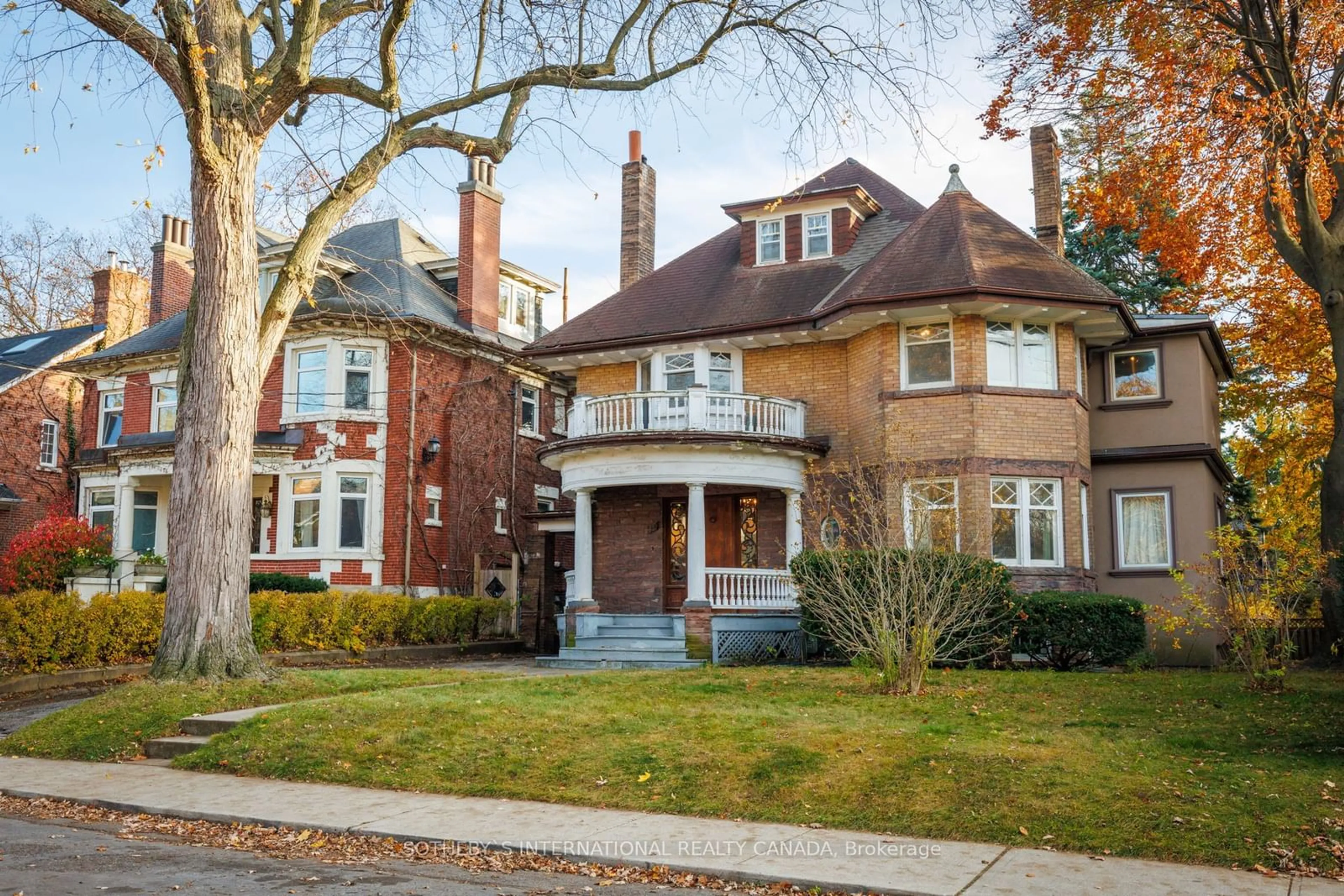 Home with brick exterior material for 17 High Park Gdns, Toronto Ontario M6R 1S8