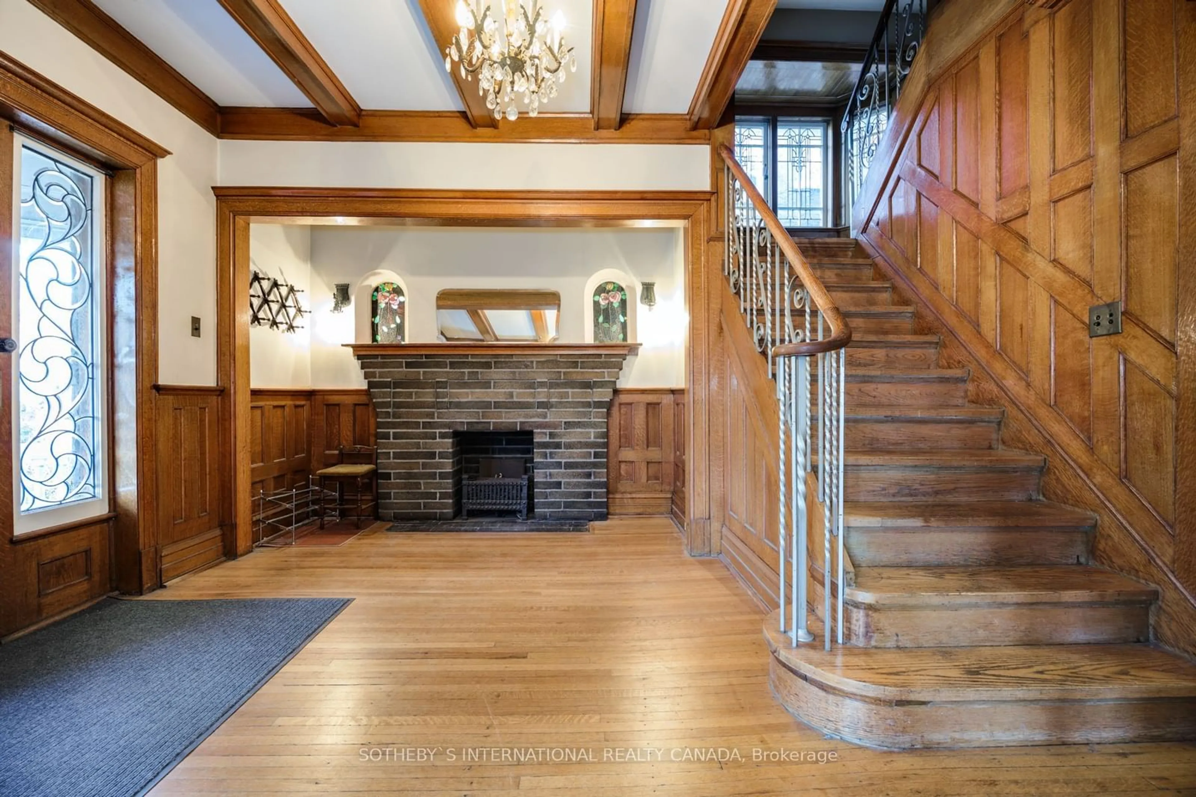 Indoor foyer, wood floors for 17 High Park Gdns, Toronto Ontario M6R 1S8