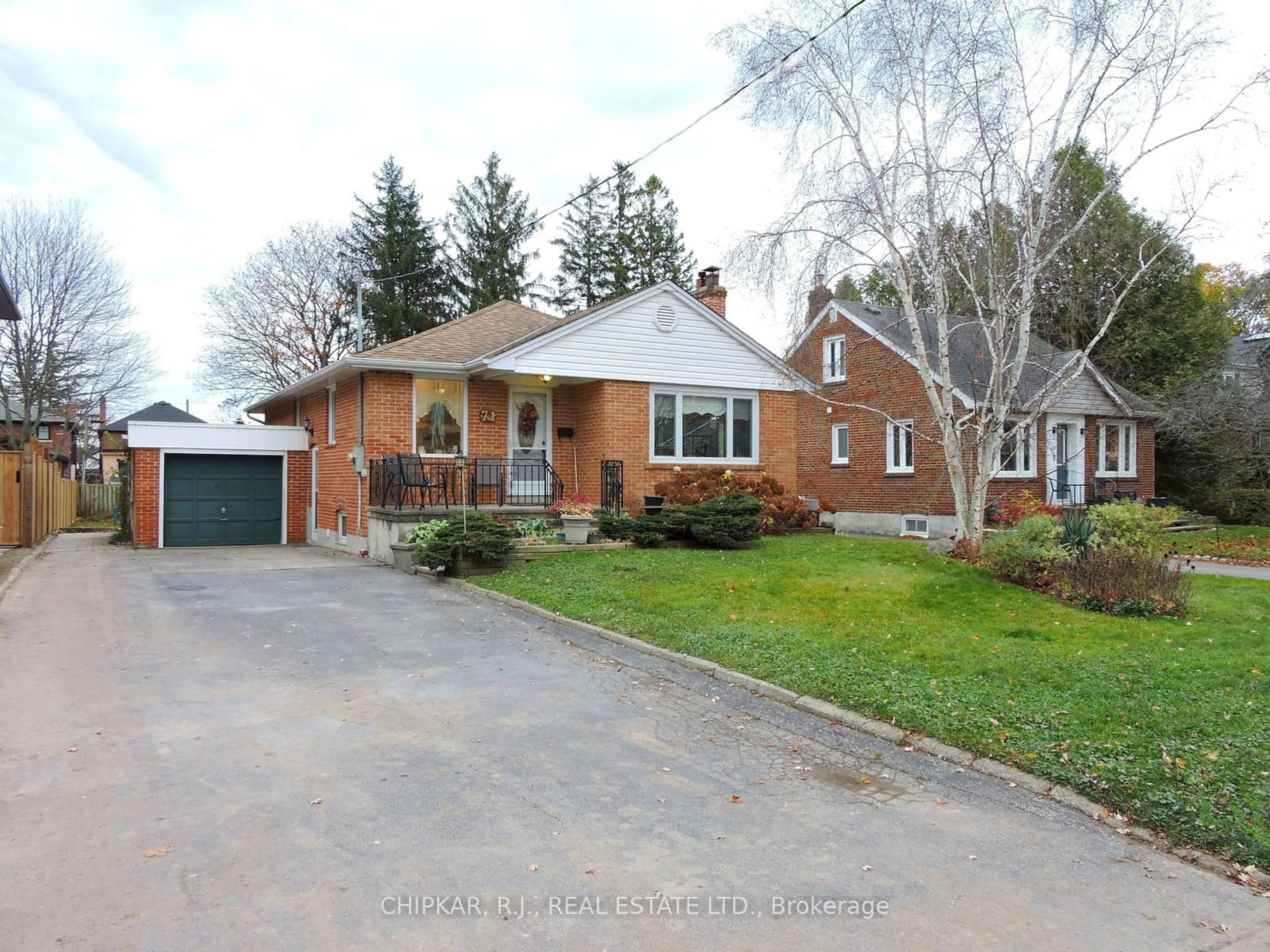 Frontside or backside of a home, cottage for 71 Onaway Rd, Mississauga Ontario L5G 1A5