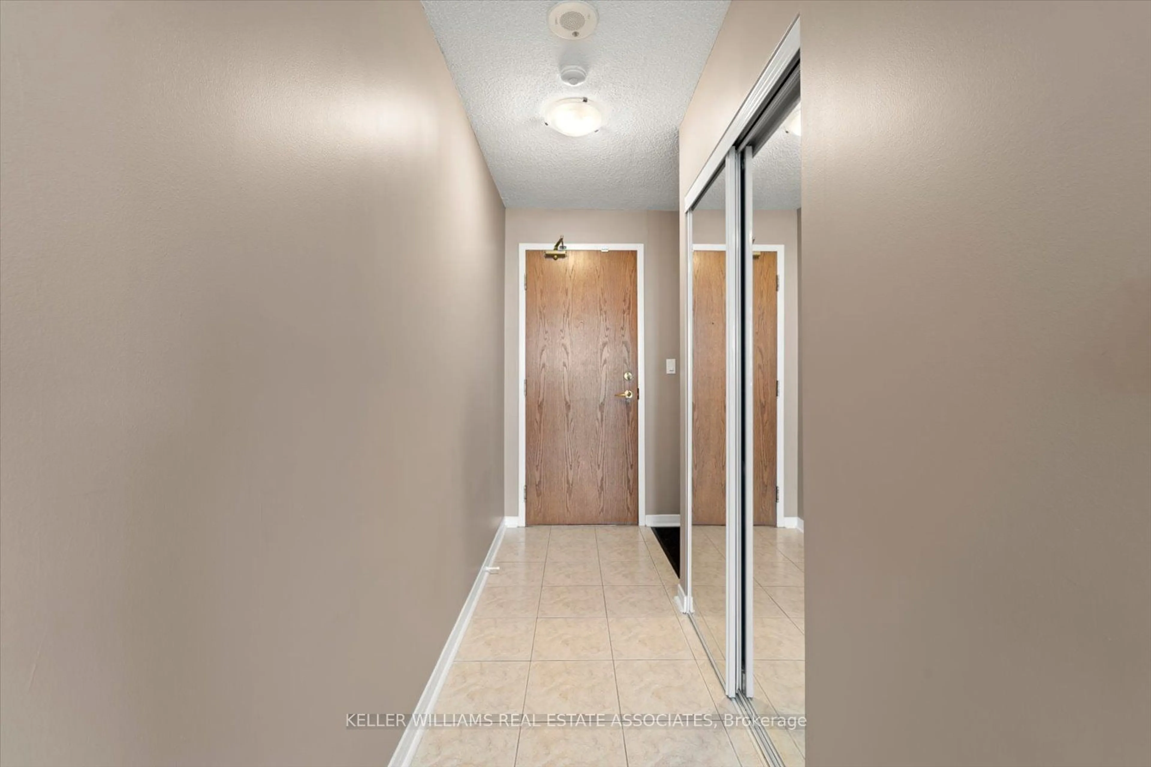 Indoor entryway, not visible floor for 4879 Kimbermount Ave #401, Mississauga Ontario L5M 7R8