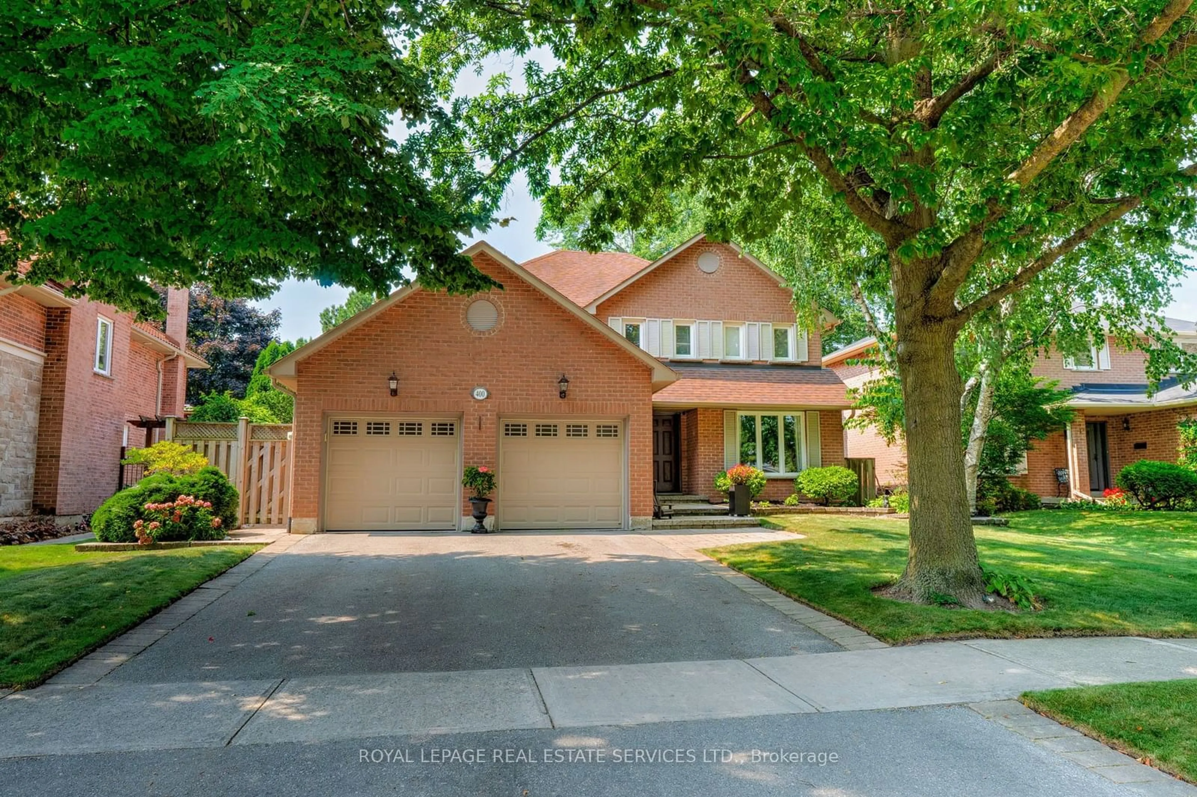 Frontside or backside of a home, the street view for 400 Claremont Cres, Oakville Ontario L6J 6K1