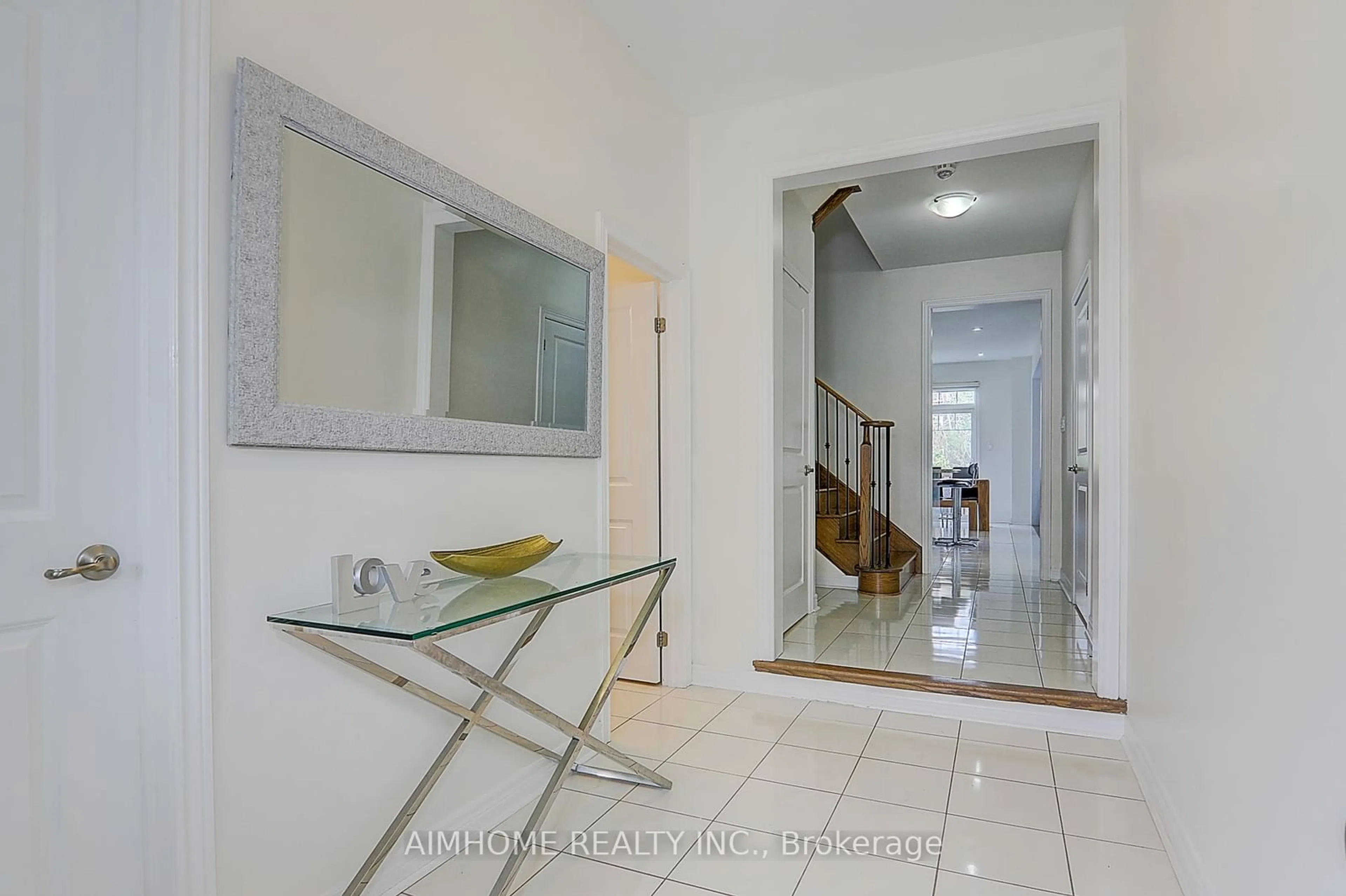 Indoor foyer, not visible floor for 3057 Gardenia Gate, Oakville Ontario L6M 0Y8