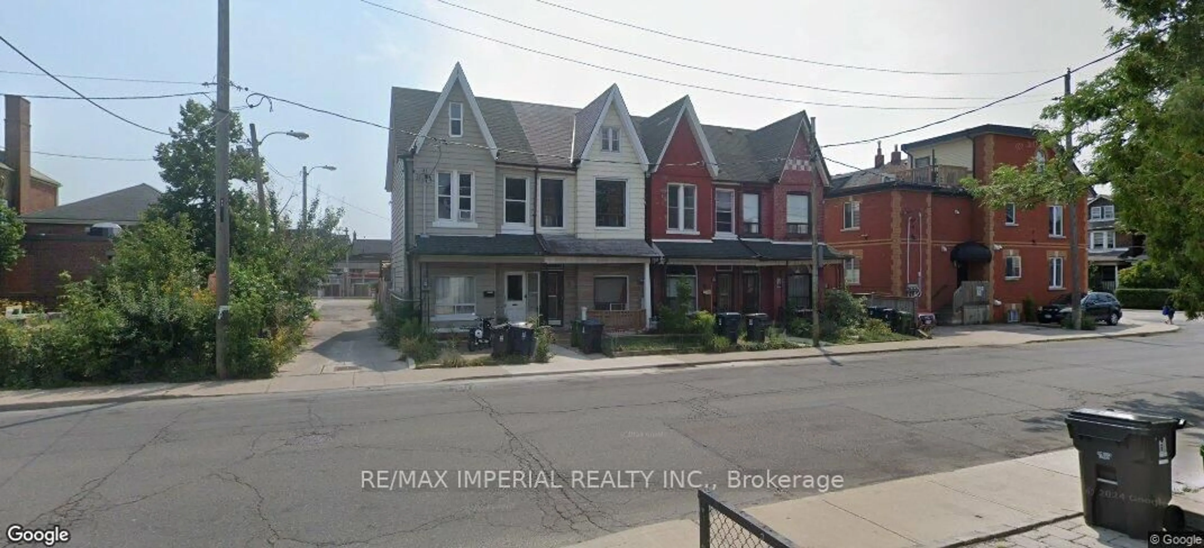 A pic from exterior of the house or condo, the street view for 5 Northumberland St, Toronto Ontario M6H 1P8