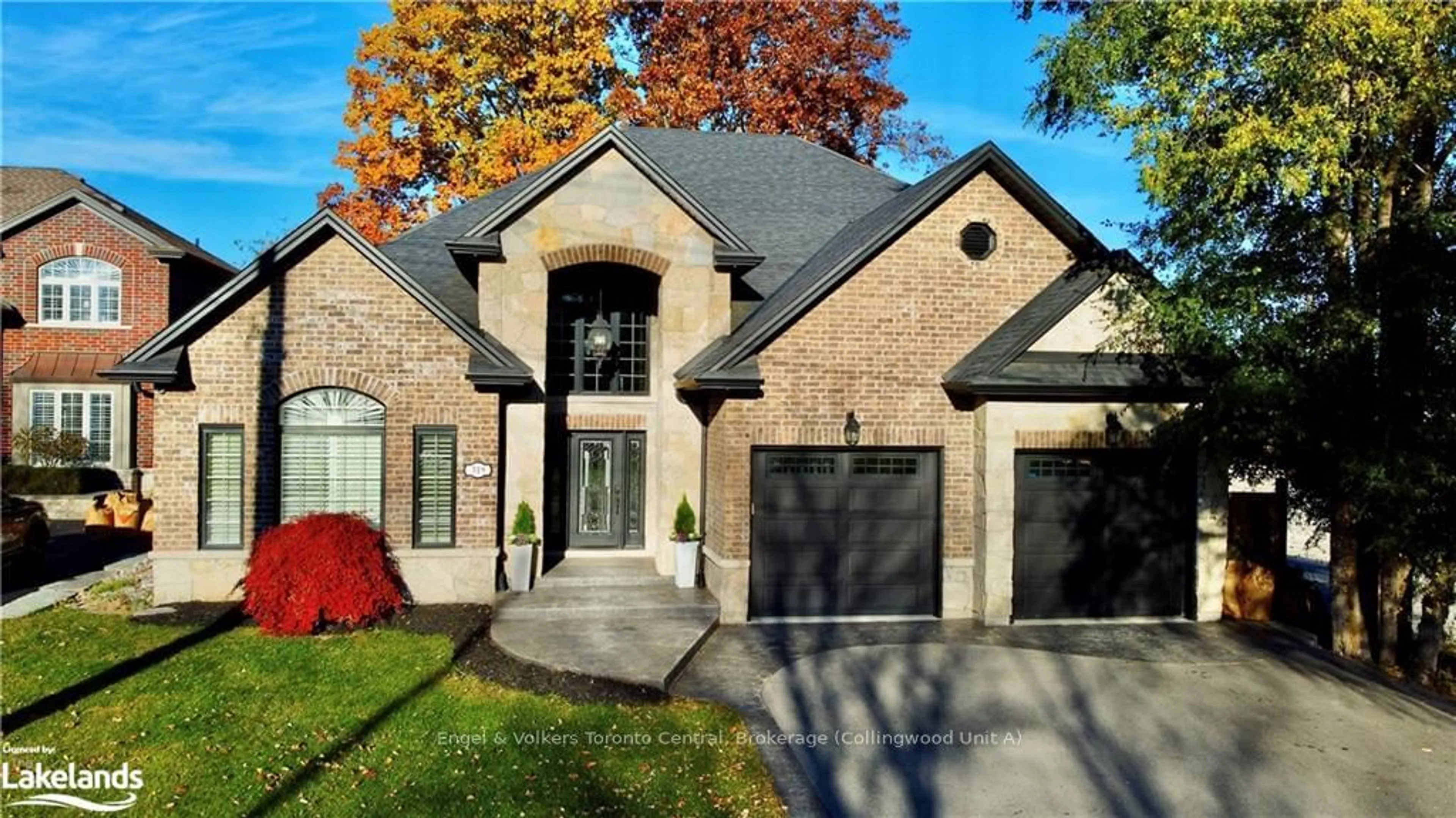 Home with brick exterior material for 319 HENDERSON Rd, Burlington Ontario L7L 2P6