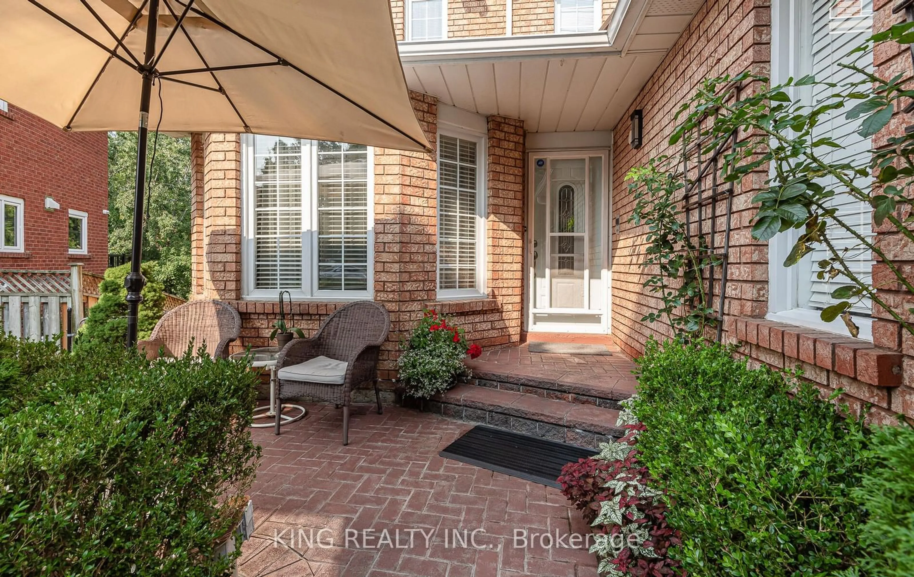 Indoor entryway, ceramic floors for 4535 Gatineau Ave, Mississauga Ontario L4Z 2X7