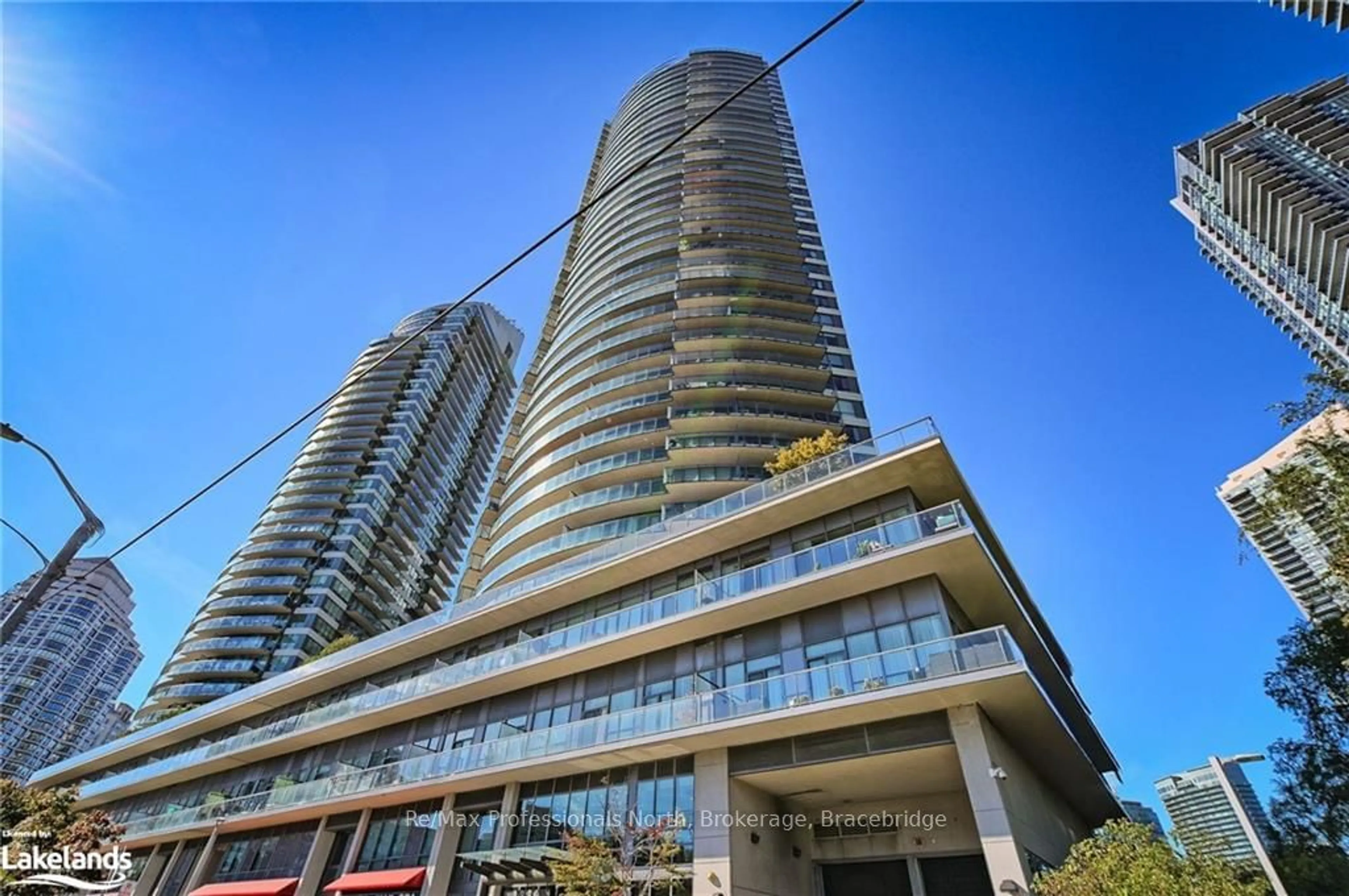 A pic from exterior of the house or condo, the front or back of building for 2230 LAKE SHORE Blvd #LPH5, Toronto Ontario M8V 0B2