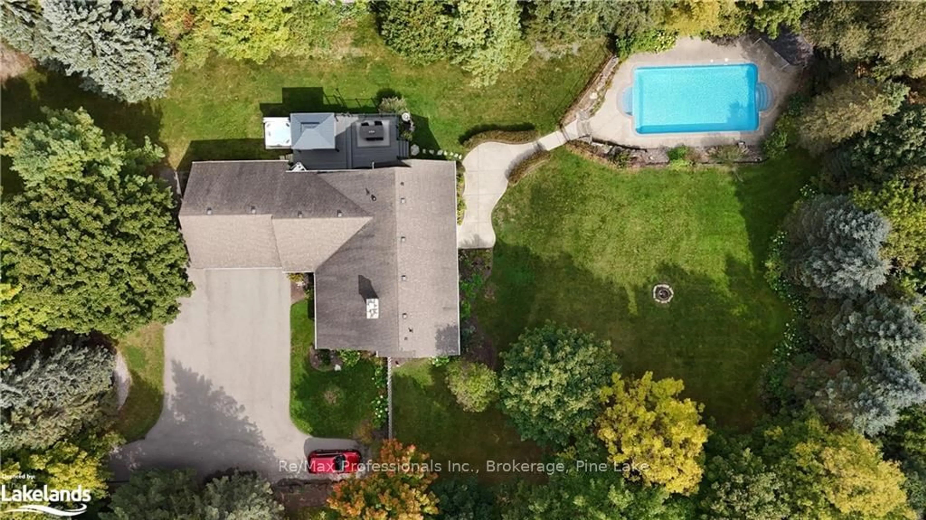 Frontside or backside of a home, the fenced backyard for 2038 15 Sdrd, Milton Ontario L0P 1J0