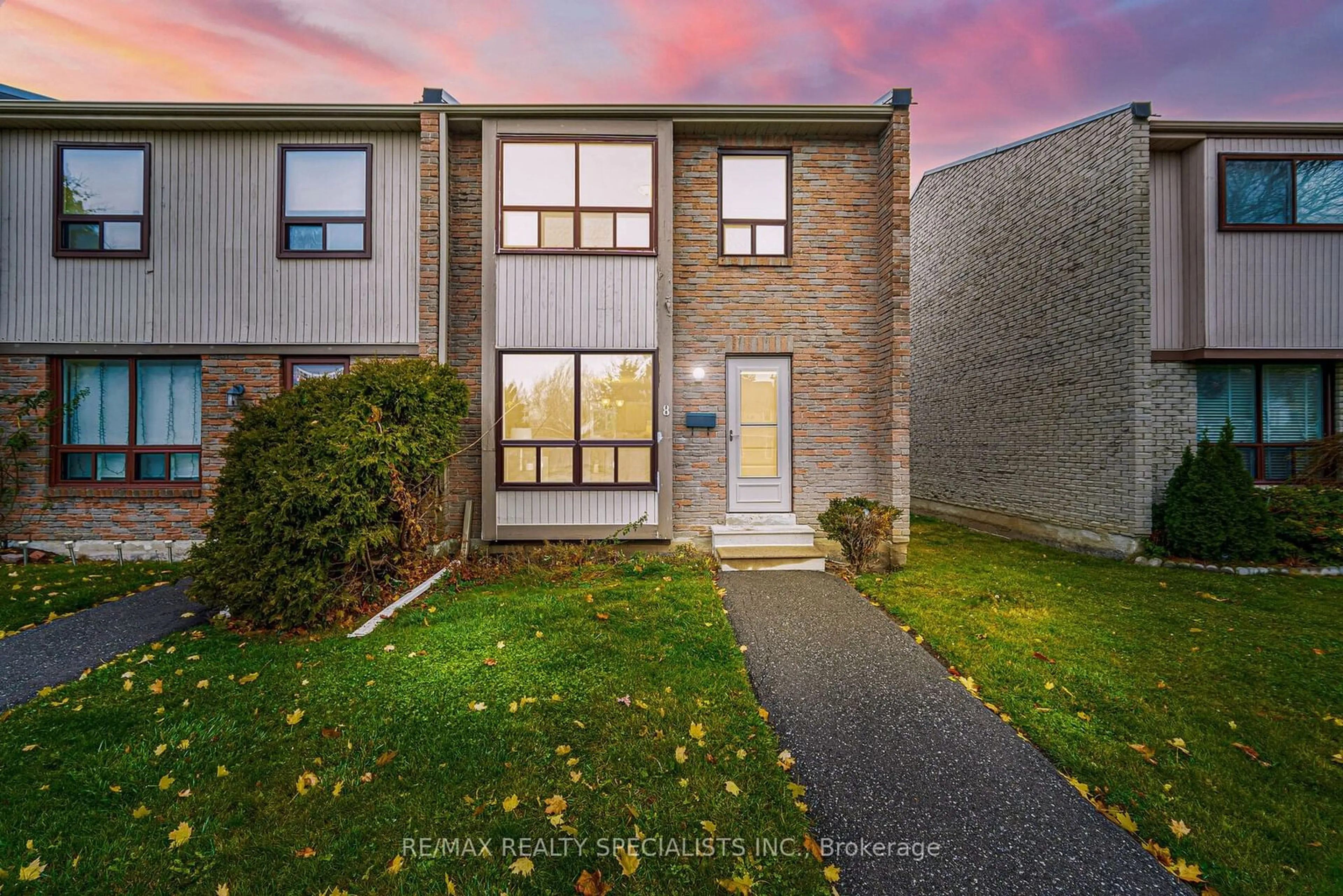 A pic from exterior of the house or condo, the street view for 8 Guildford Cres #8, Brampton Ontario L6S 3K2